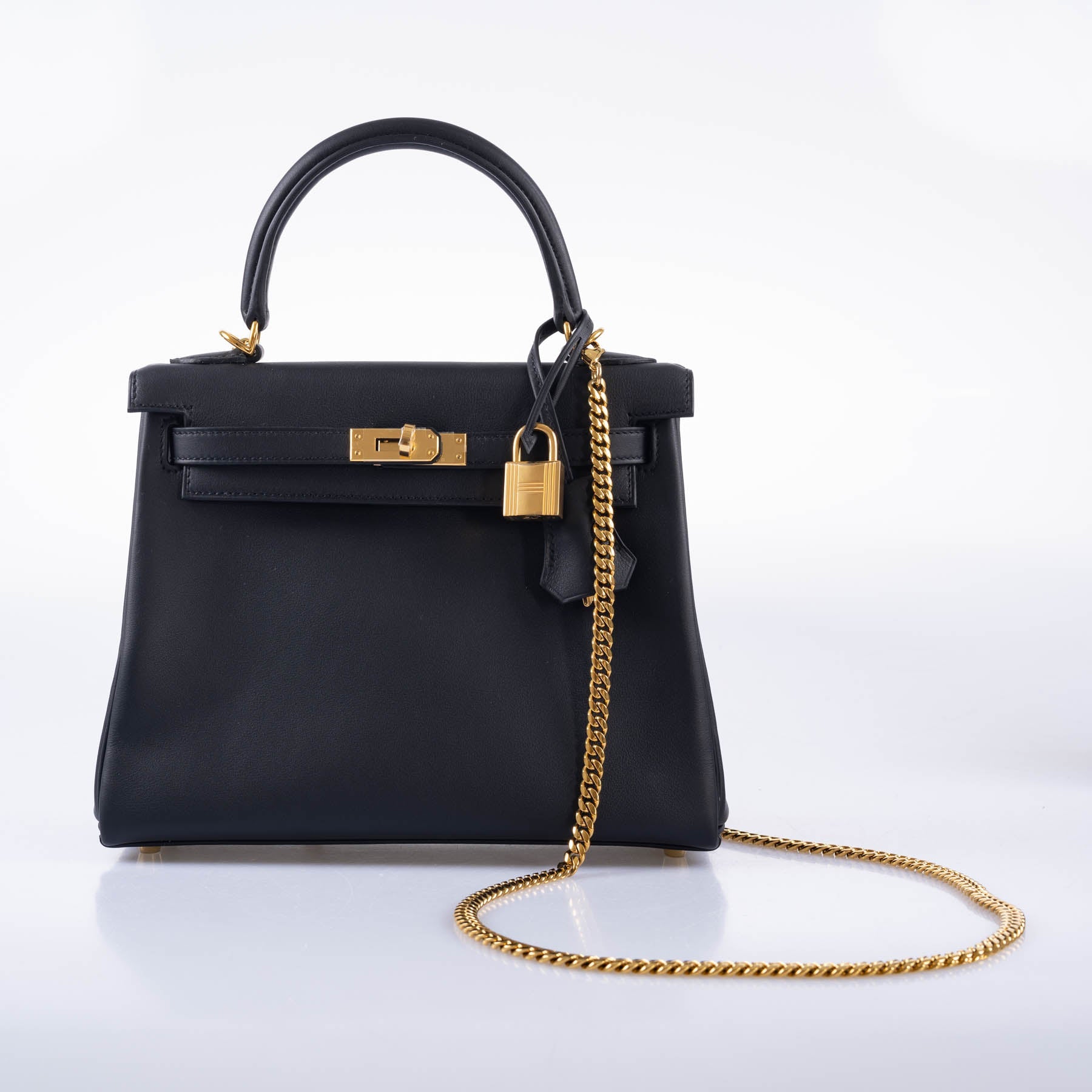 Hermès Kelly Retourne 25 Black Noir Swift with Gold Hardware