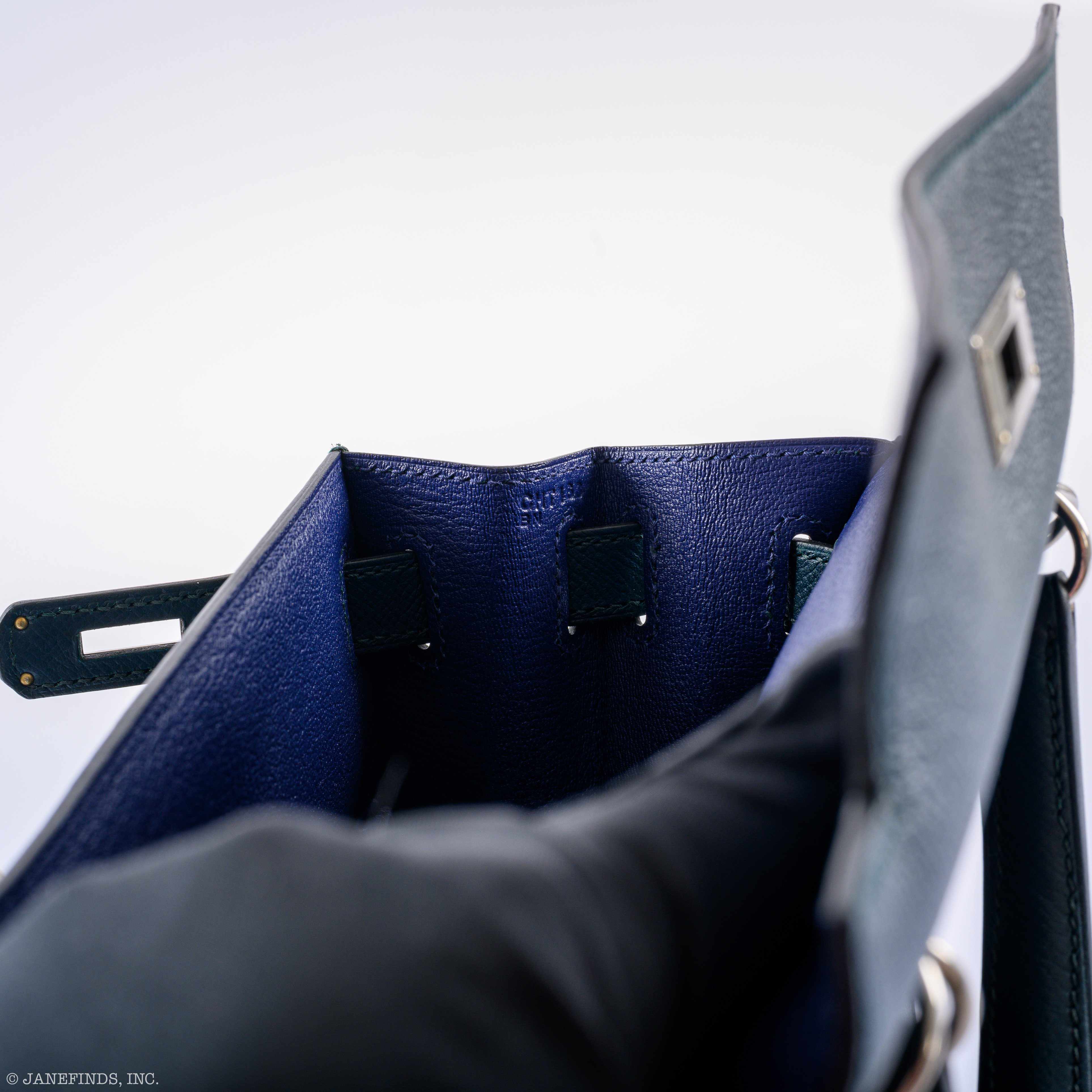 Hermès Kellygraphie 28 Sellier ‘H’ Lettre Vert Cypres Epsom, Blue Obscur Sombrero & Malachite Clemence Palladium Hardware