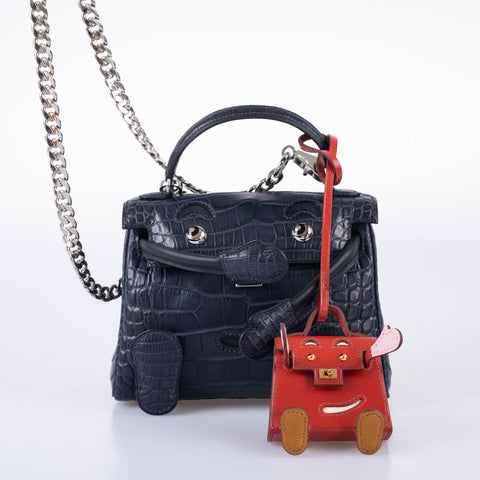 Hermès Micro Kelly Quelle Idole Bag Charm Rose Sakura, Sanguine, Nata, Sesame, Tadelakt and Chevre Mysore Gold Hardware