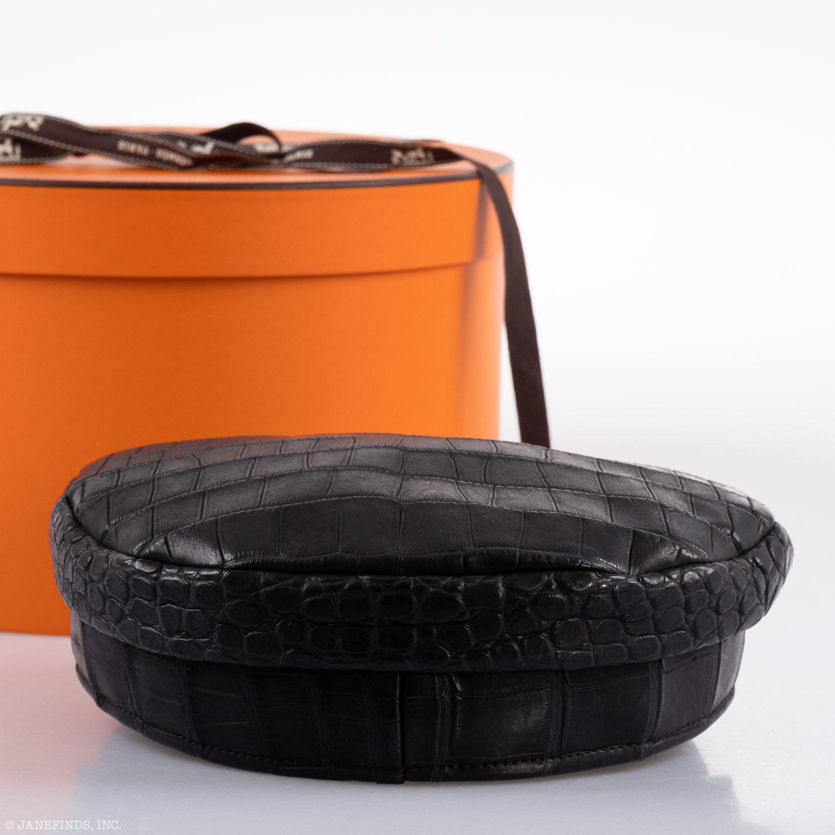 Hermès Newsboy Cap Matte Black Porosus Crocodile 57