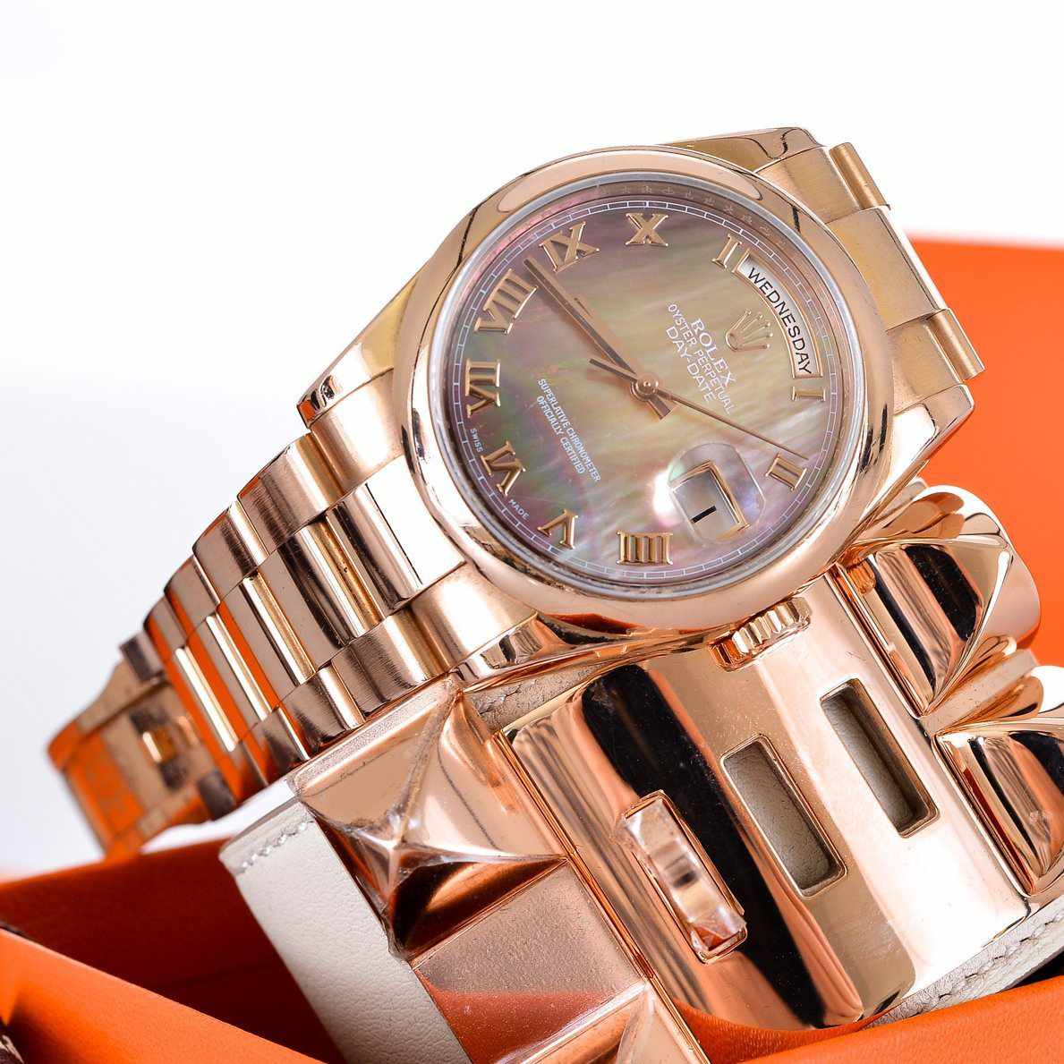 Rolex Day-Date 36mm Everose Gold Black Mother Of Pearl Roman Dial 118205