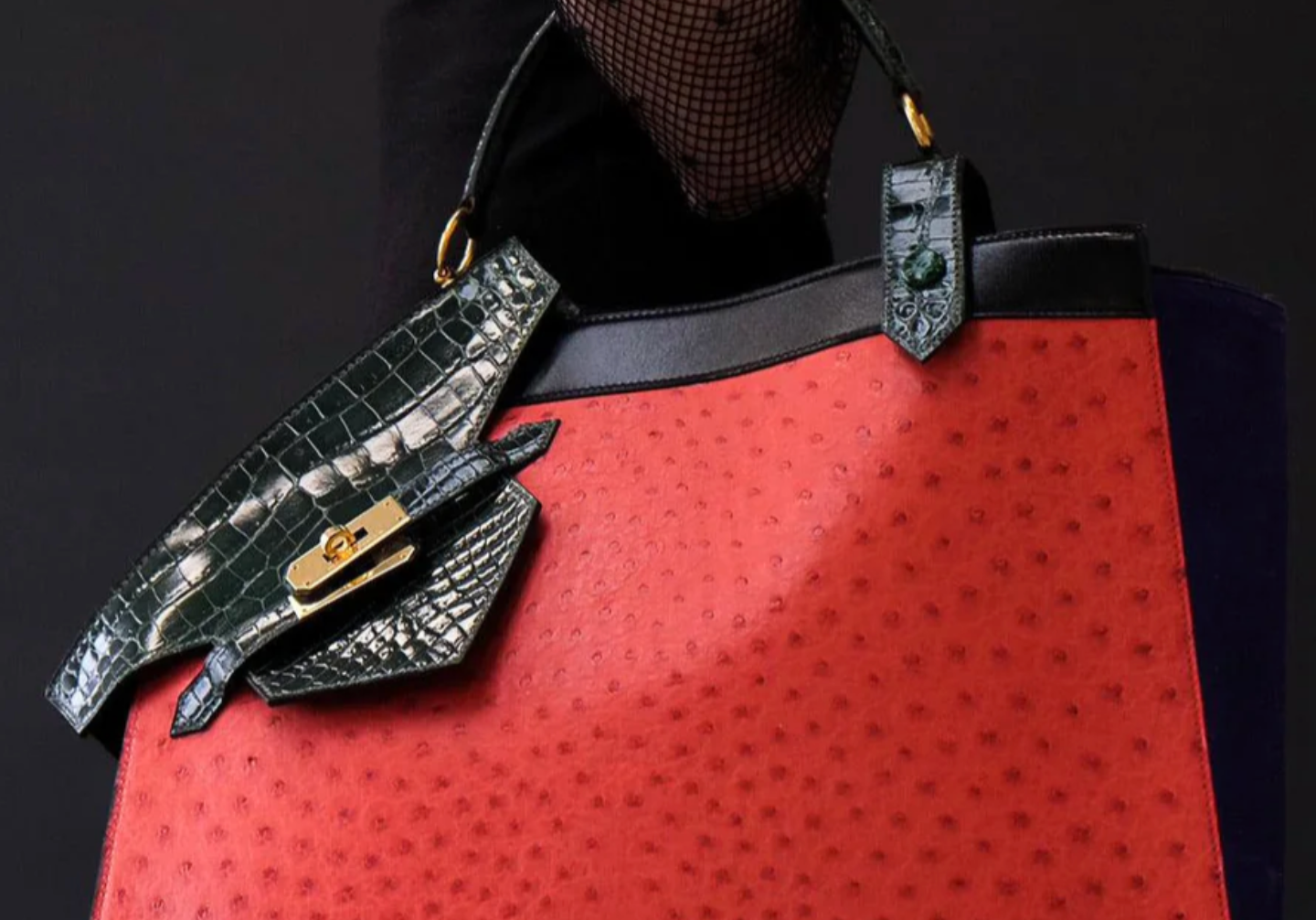 Hermes Symbiose - A Blend of Fashion and Sculpture
