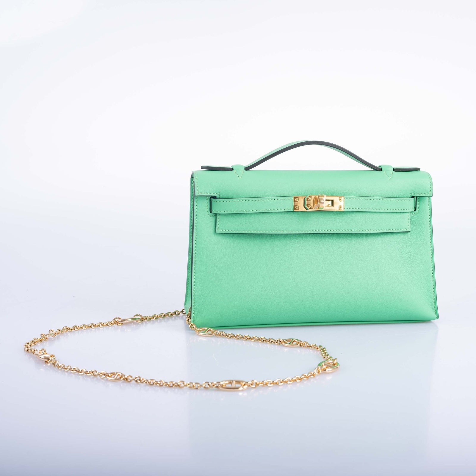 JaneFinds Mariner crossbody chain styled with a mint green Hermès Kelly bag