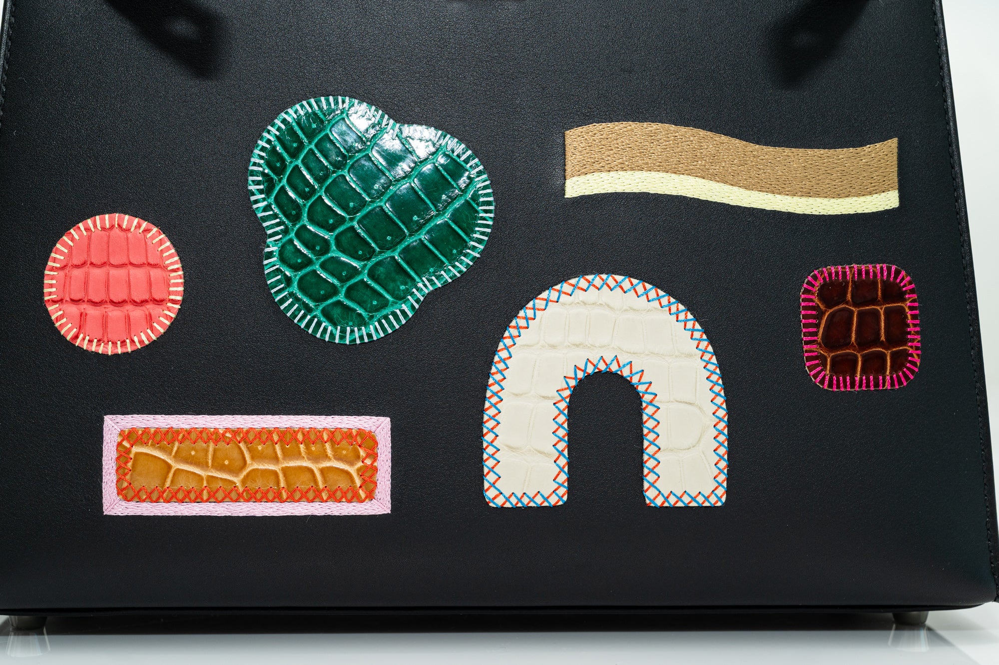 Hermès Kelly 25 Sellier Broderie Colla Noir Swift & Niloticus Crocodile Palladium Hardware