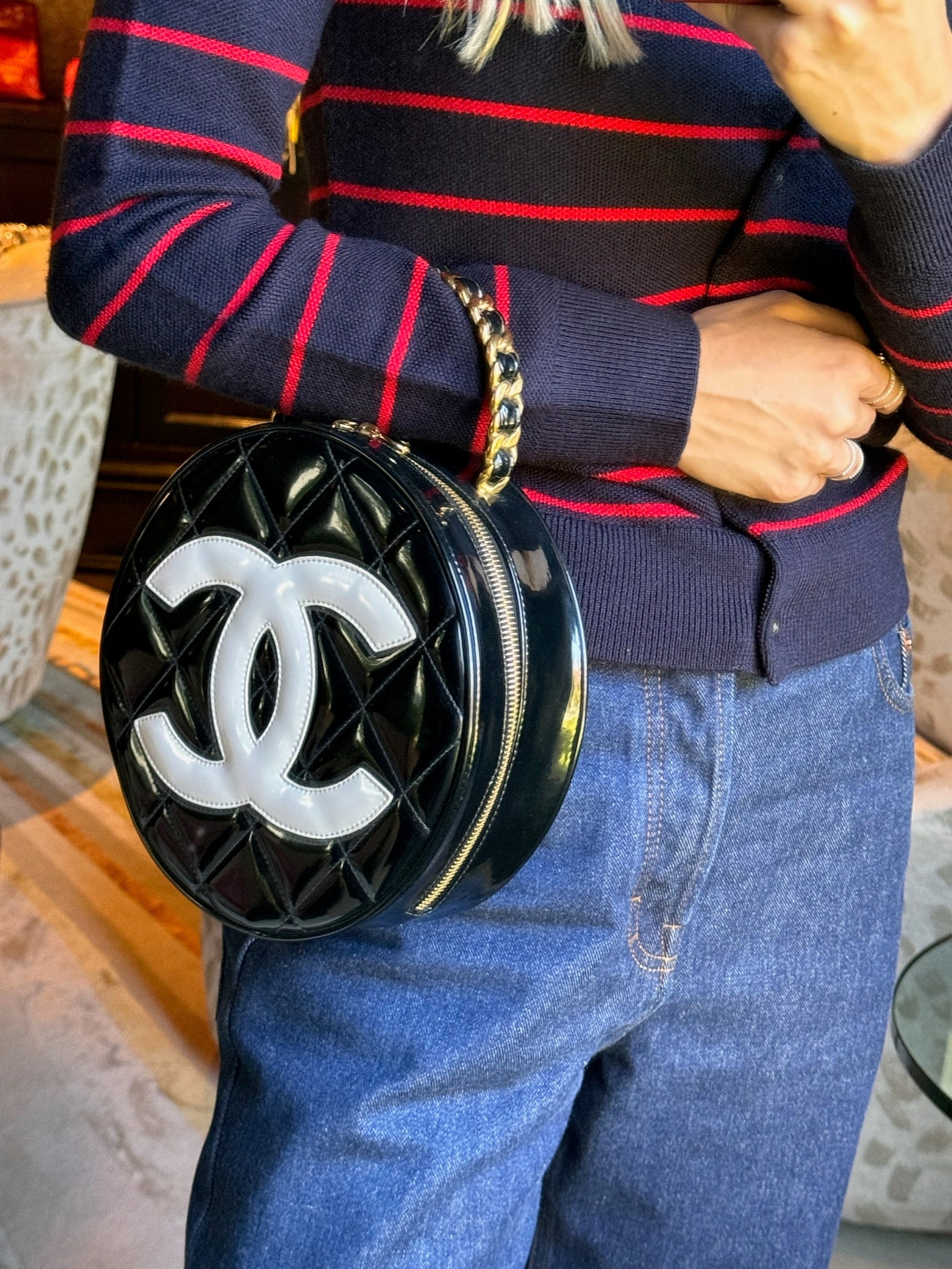 Chanel Round CC Vanity Black and White Patent Leather Gold Hardware