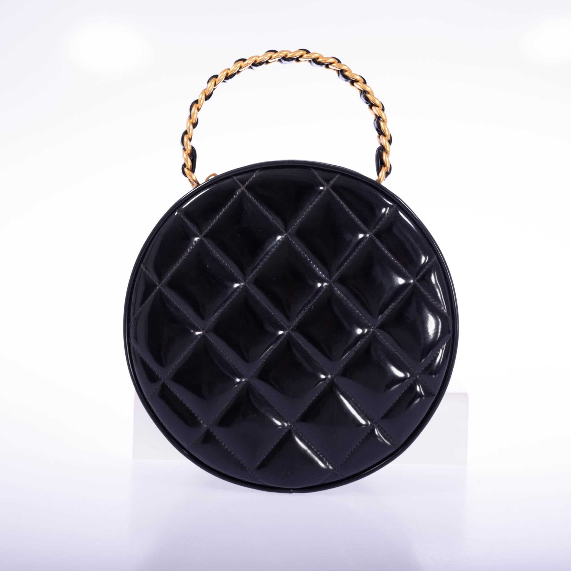 Chanel Round CC Vanity Black and White Patent Leather Gold Hardware