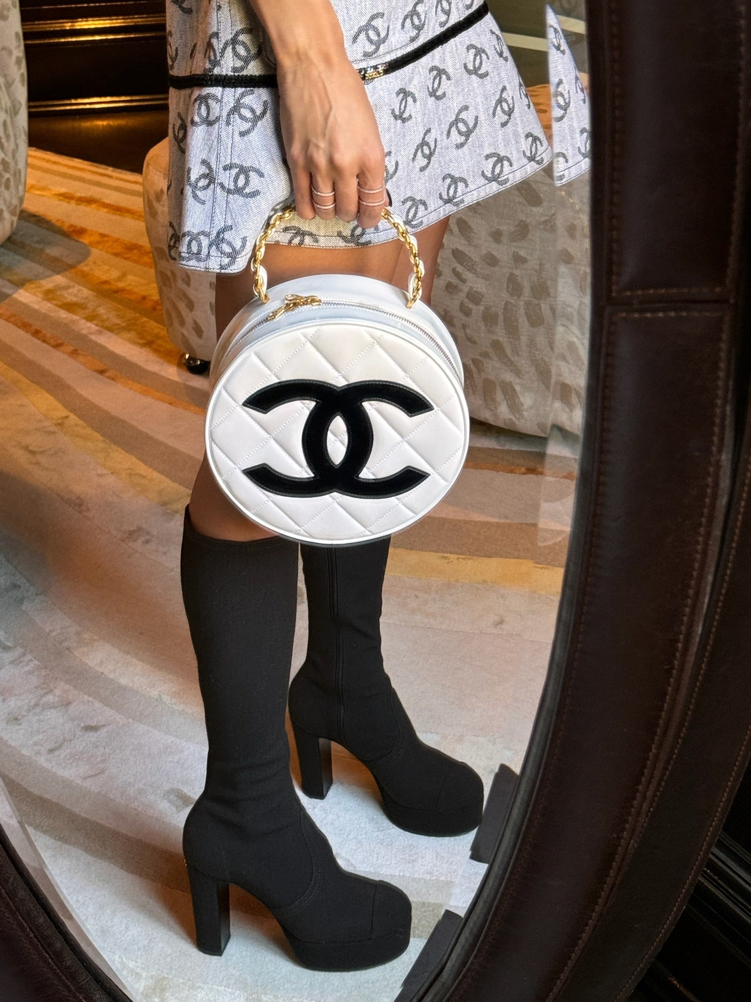 Chanel Round CC Vanity White and Black Patent Leather Gold Hardware