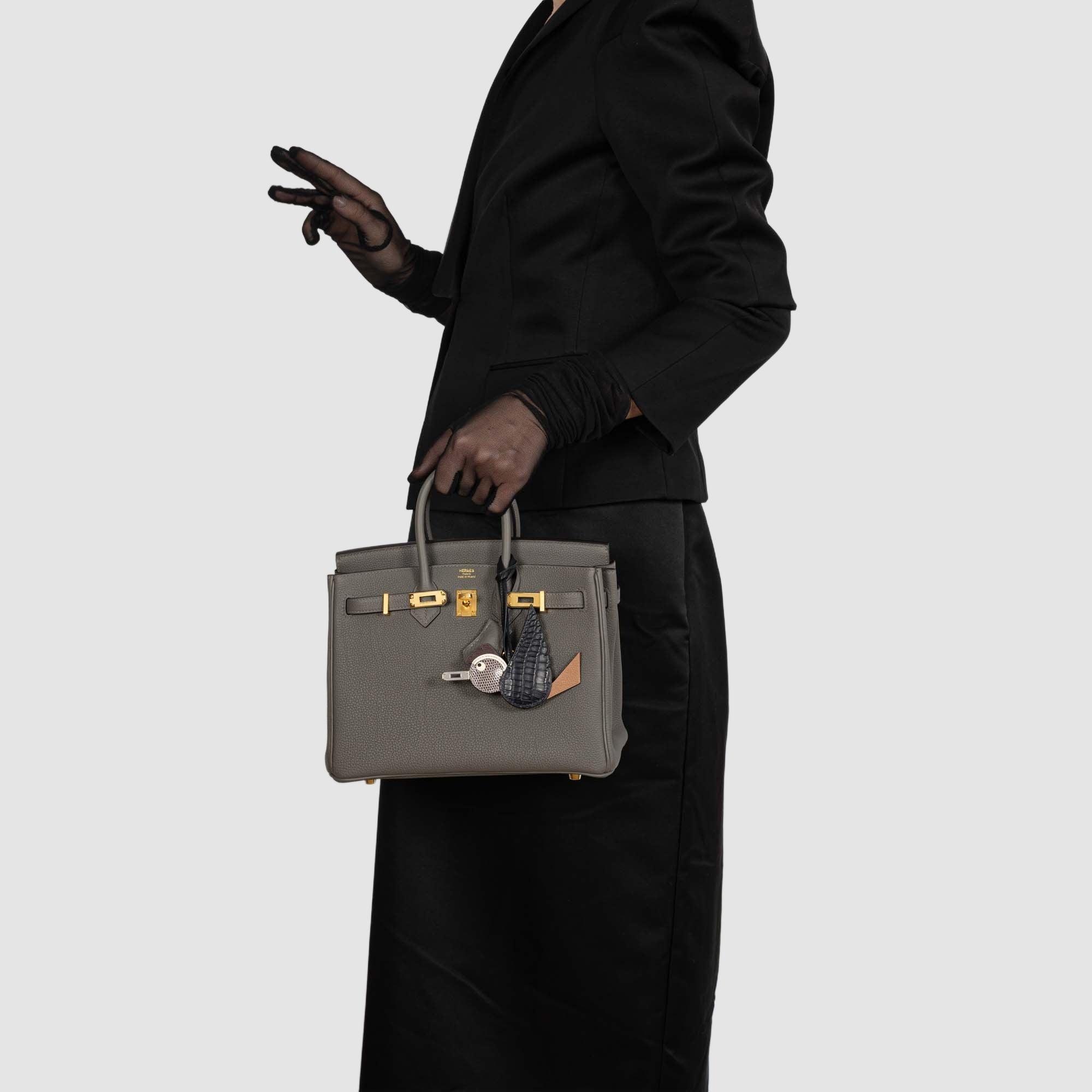 Hermès Birkin 25 Étain Togo Gold Hardware, three-quarter view