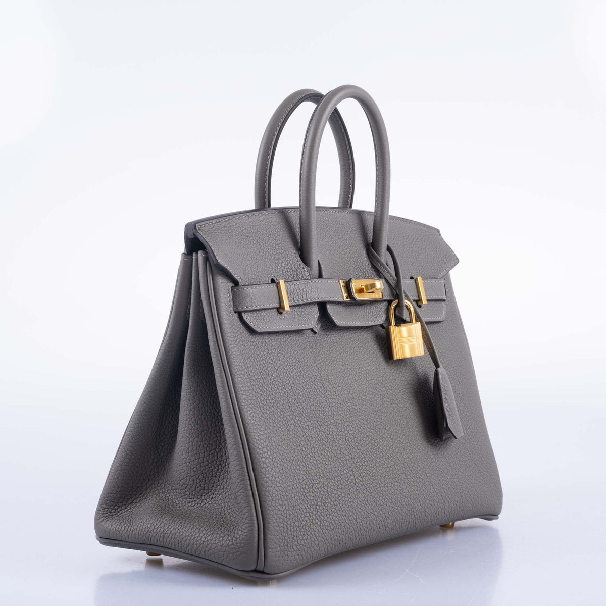 Hermès Birkin 25 Étain Togo Gold Hardware, opposite three-quarter view