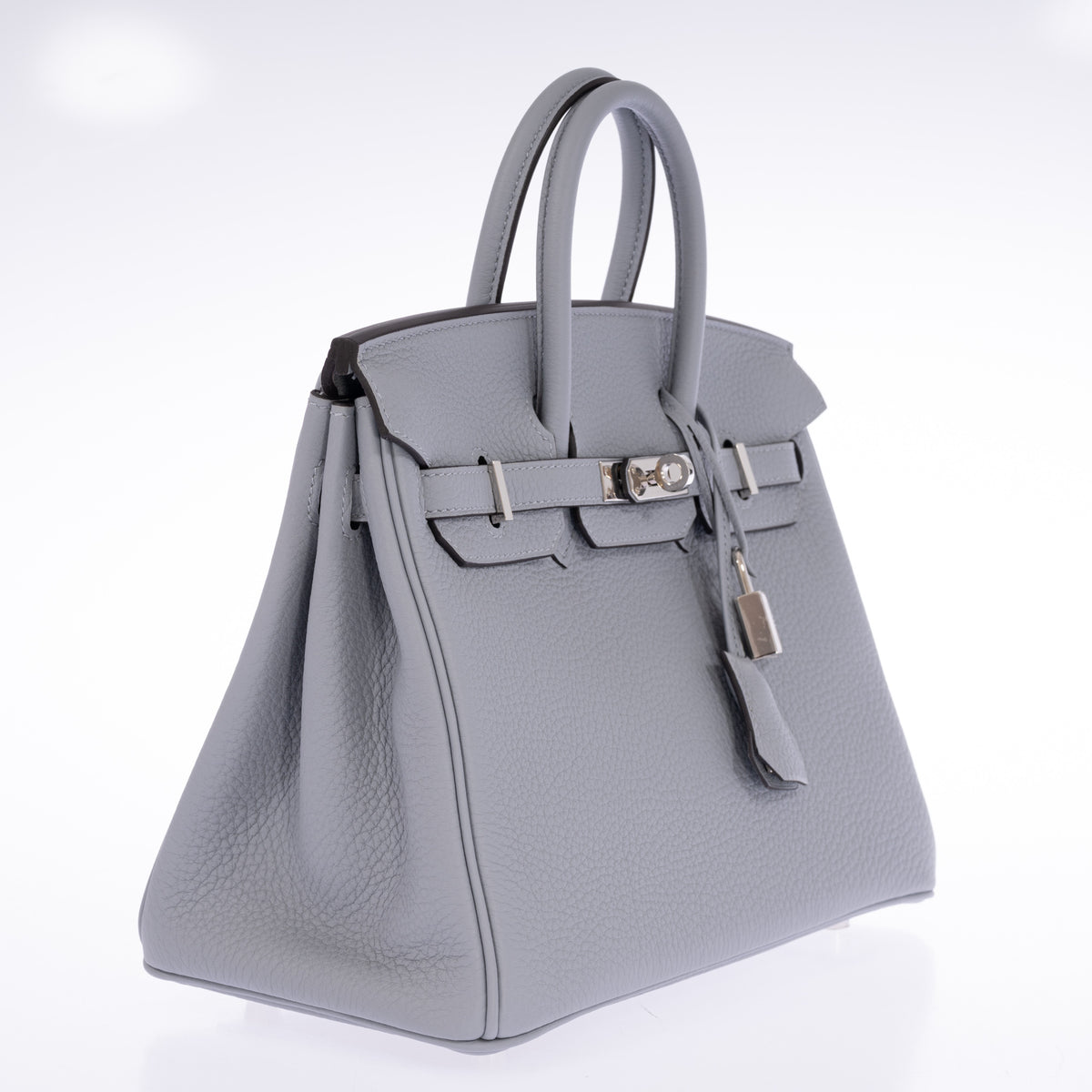 Hermès Birkin 25 Gris Pantin Togo Palladium Hardware, three-quarter view of the front and left side