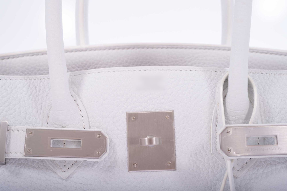 Hermès Birkin 30 HSS Blanc Clémence Brushed Palladium Hardware, brushed palladium turn-lock and strap hardware, close view