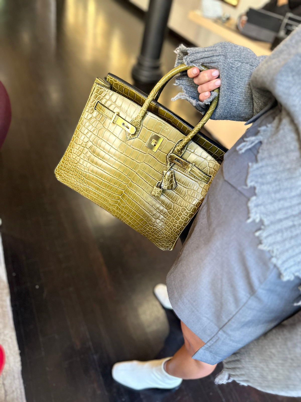 Hermès Birkin 35 in Vert Véronèse Porosus Crocodile with Gold hardware, image 2 of 10
