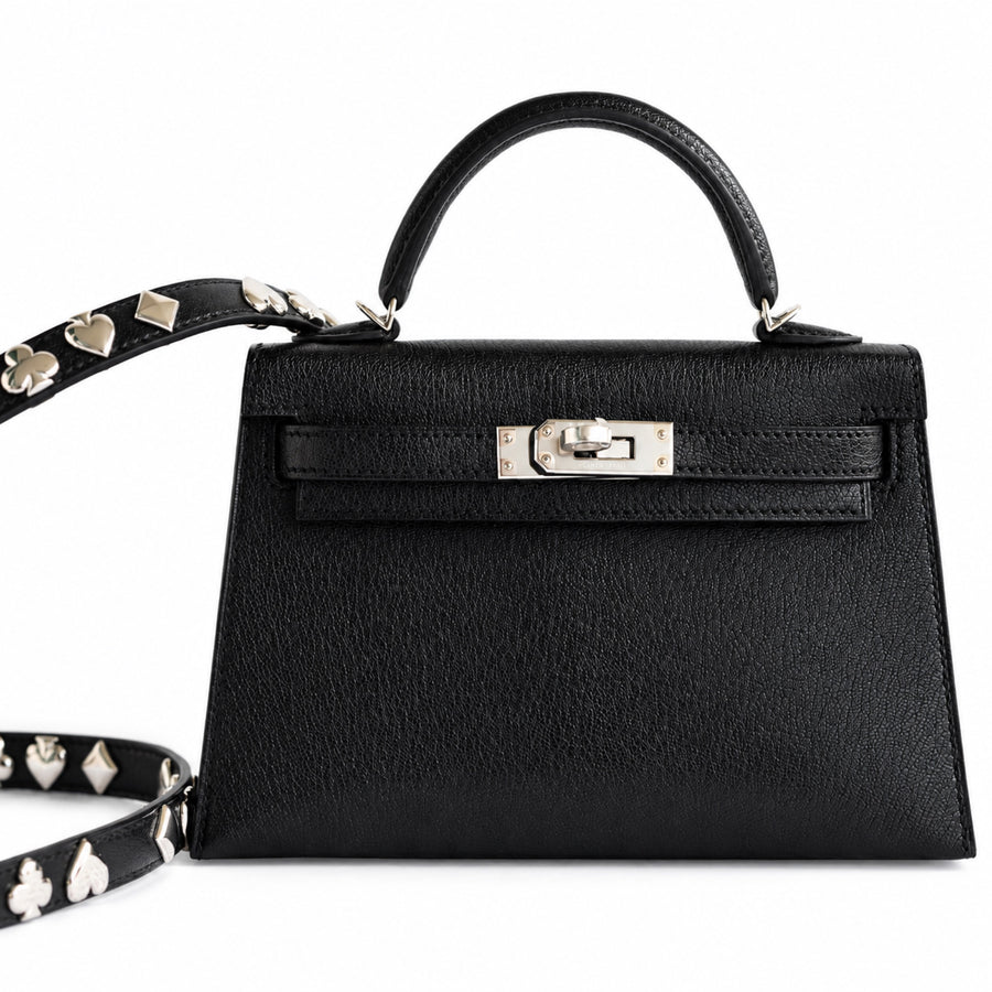 Hermès Clou de Coeur Kelly 20 Mini II Sellier Noir Chèvre Chamkila Palladium Hardware, front detail with the card-suit studs
