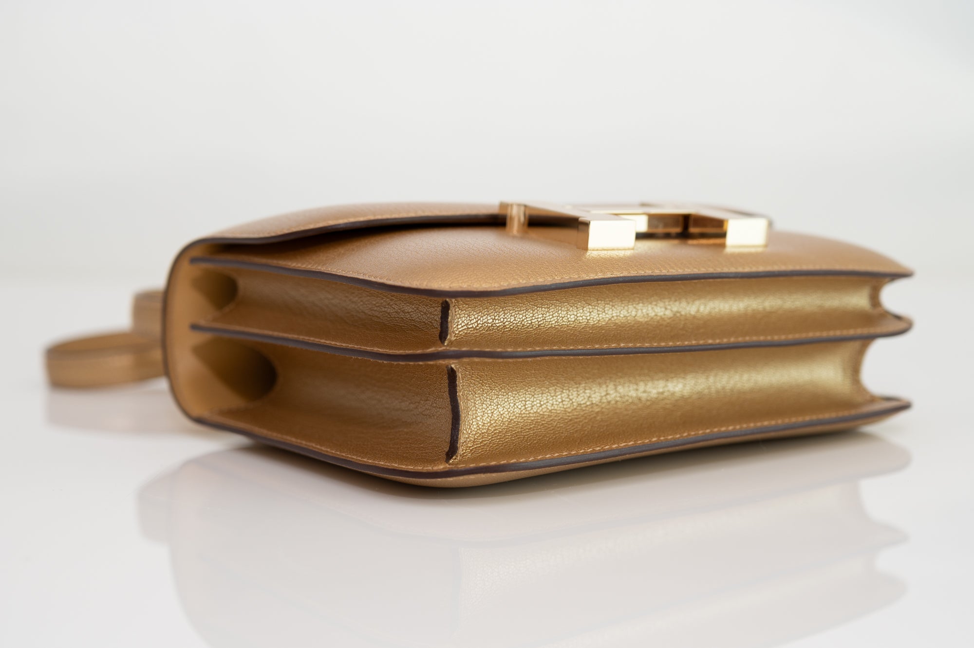 HERMES ゴールドスプーン Hermès Constance 18 Doré Chèvre Chamkila Permabrass Hardware