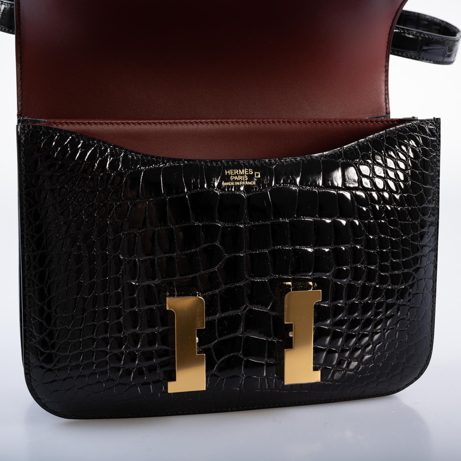 Hermès Constance 24 Verso Noir Shiny Alligator Rouge H Interior Gold Hardware