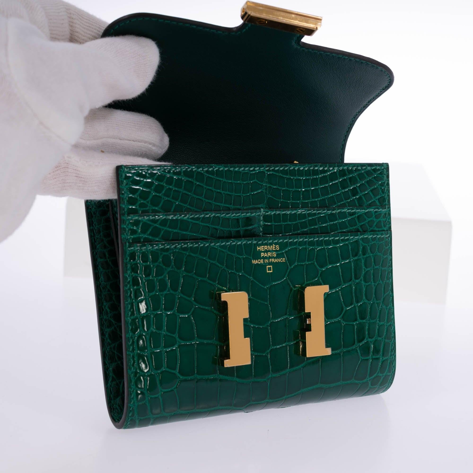 Hermès Constance Compact Wallet Vert Émeraude Alligator Gold Hardware