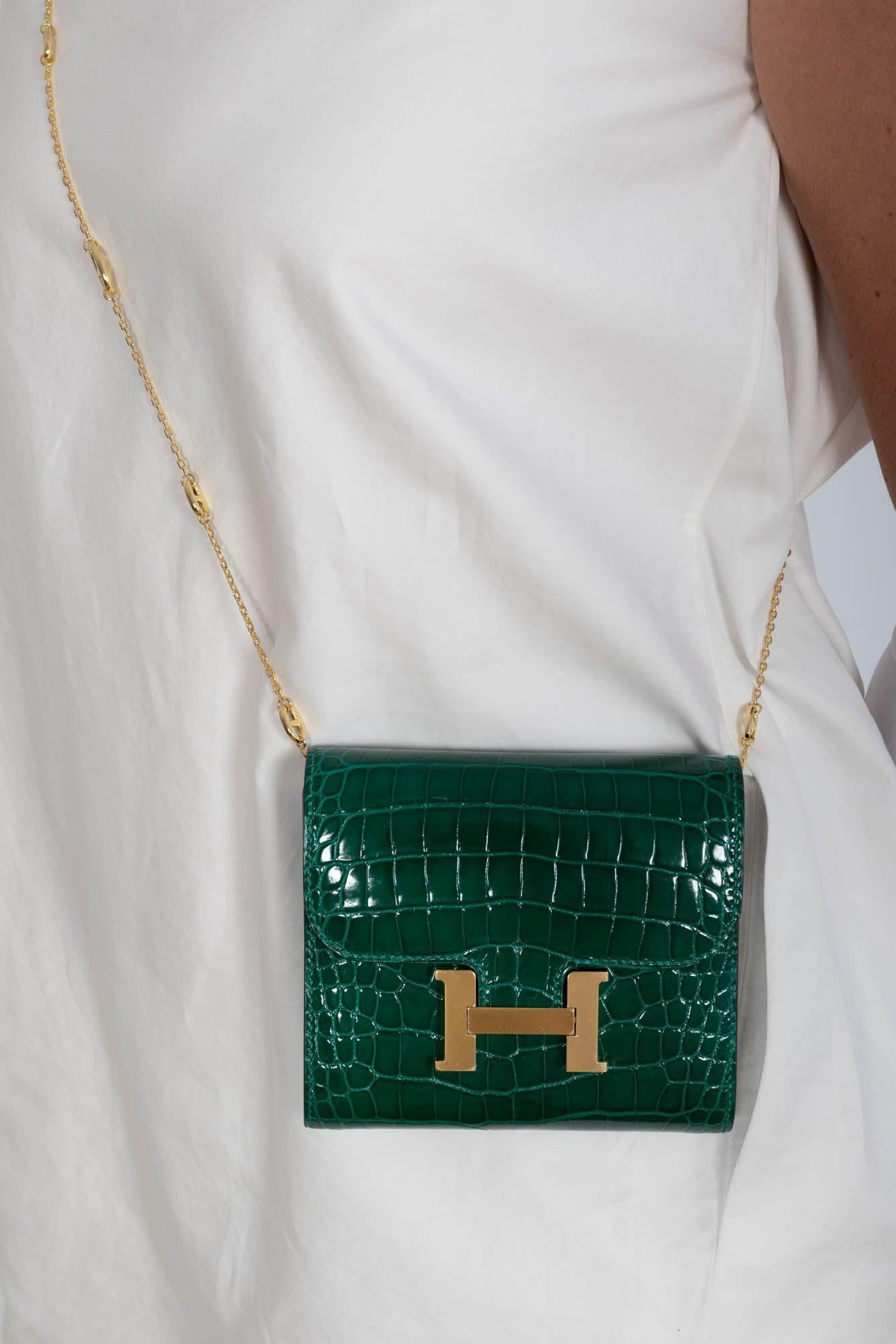 Hermès Constance Compact Wallet Vert Émeraude Alligator Gold Hardware