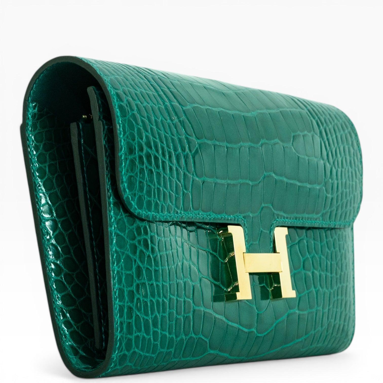 Hermès Constance Long Wallet Vert Émeraude Shiny Alligator Gold Hardware