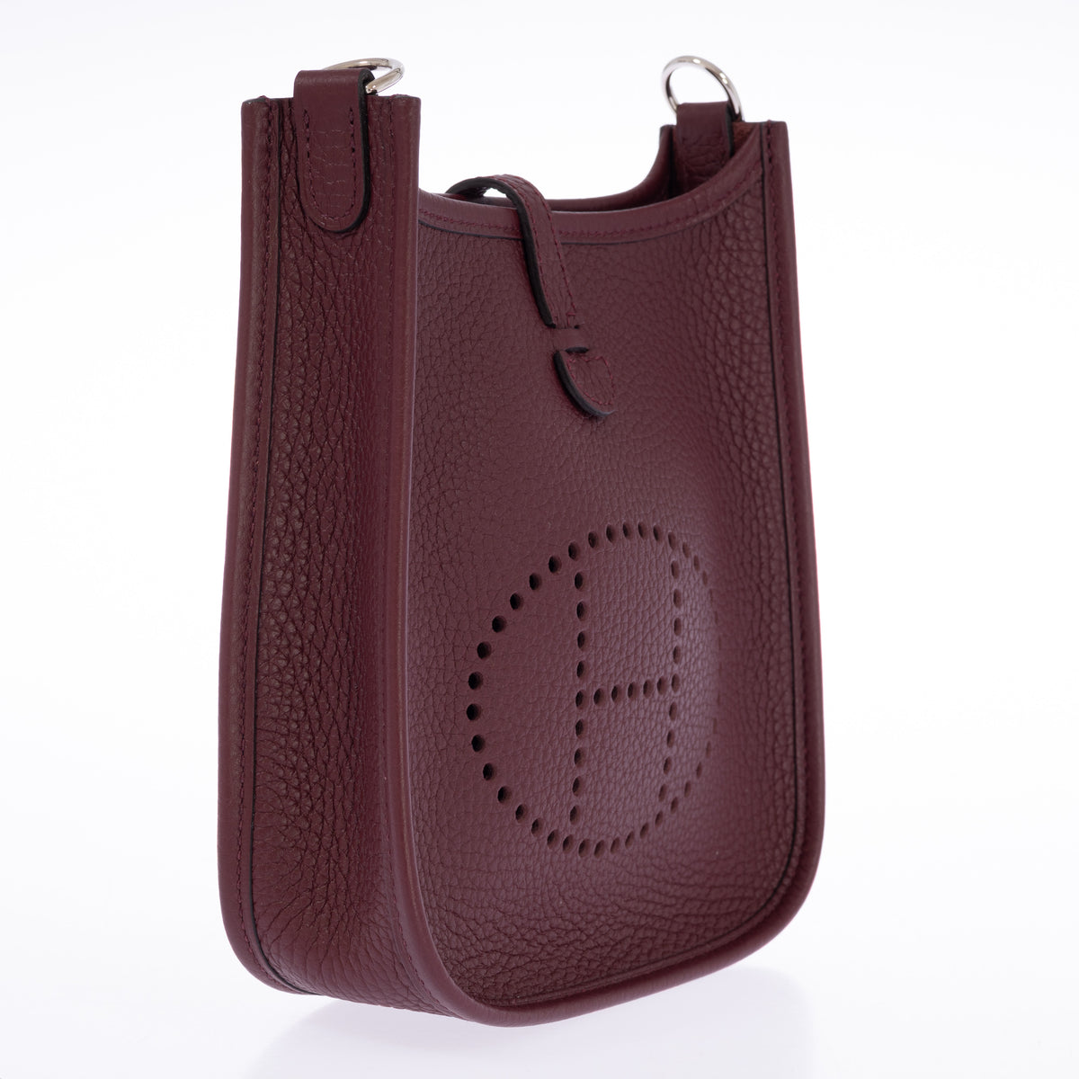 Hermès Evelyne 16 TPM Amazone Bordeaux Clémence Palladium Hardware, three-quarter view