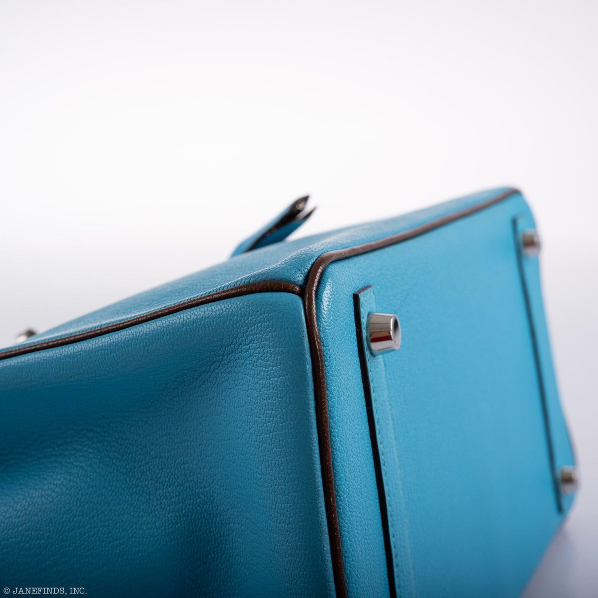 Hermès HSS Birkin 30 Bleu Aztec and Havane Chèvre Mysore Palladium Hardware, base corner detail
