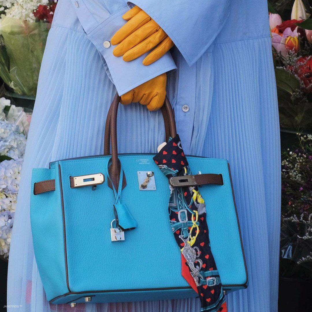 Hermès HSS Birkin 30 Bleu Aztec and Havane Chèvre Mysore Palladium Hardware, carried by a model with a twilly on the handle