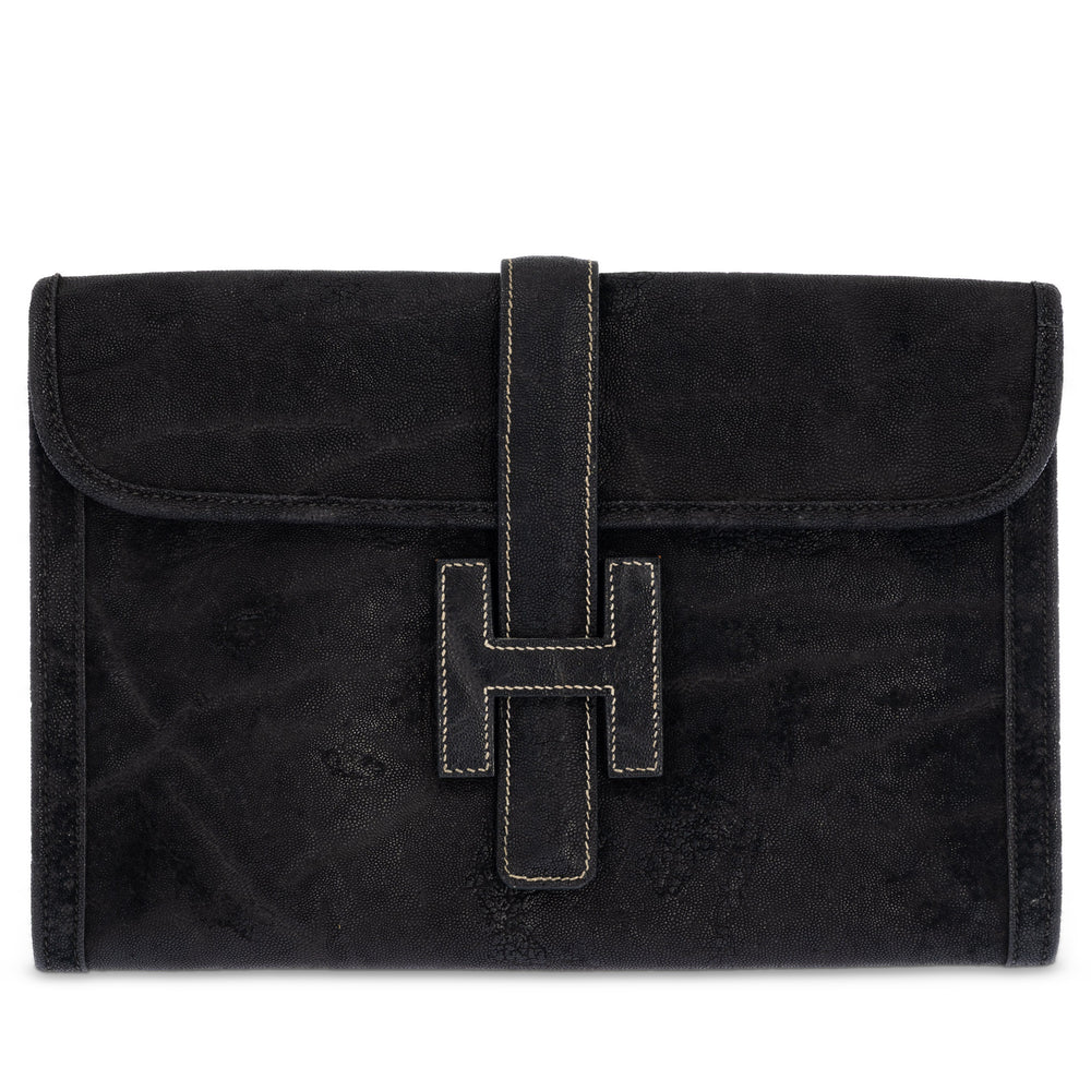 Hermès Jige 29 Noir Elephant, front view, closed with the leather H tab