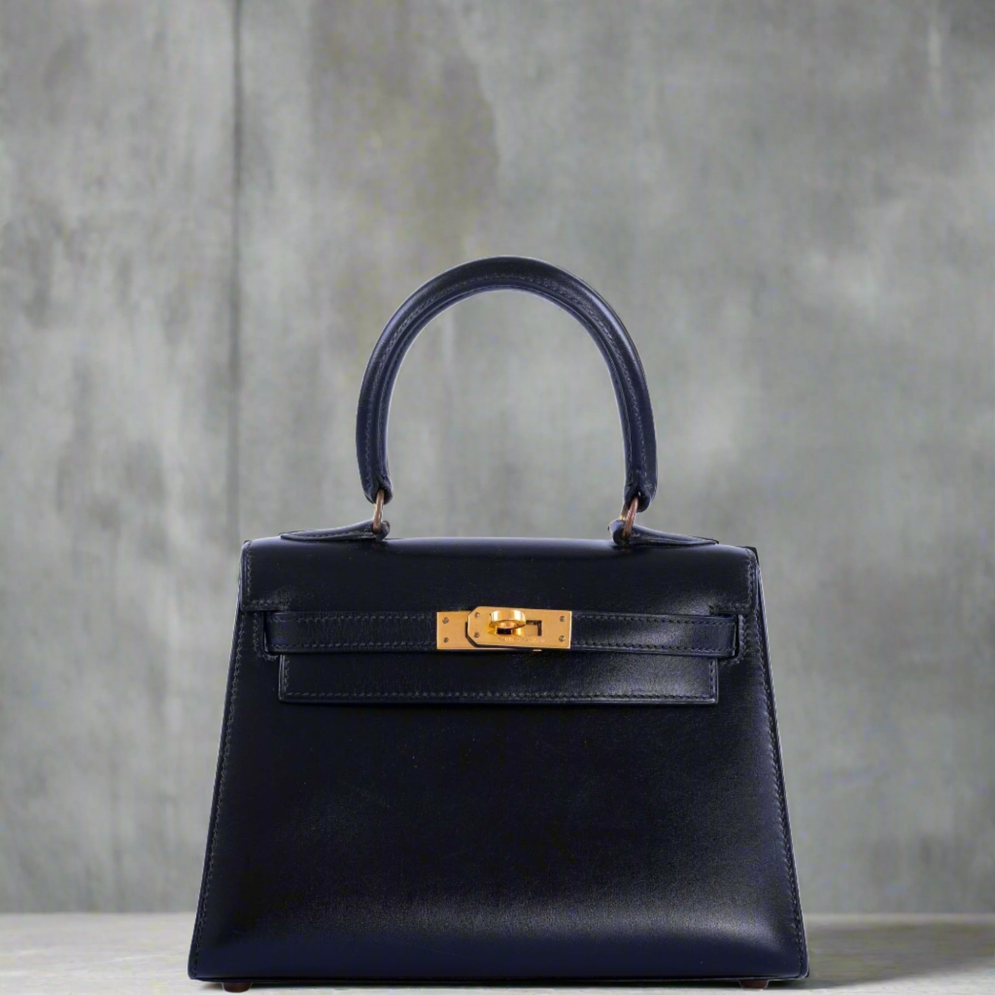 Hermès Kelly 20 Black Box Calf Gold Hardware