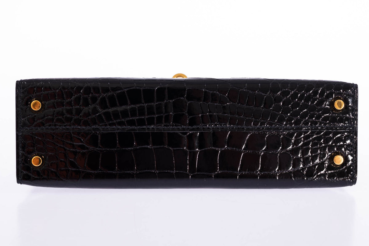 Hermès Kelly 20 Mini II Sellier Noir Shiny Alligator Gold Hardware, base with four gold feet