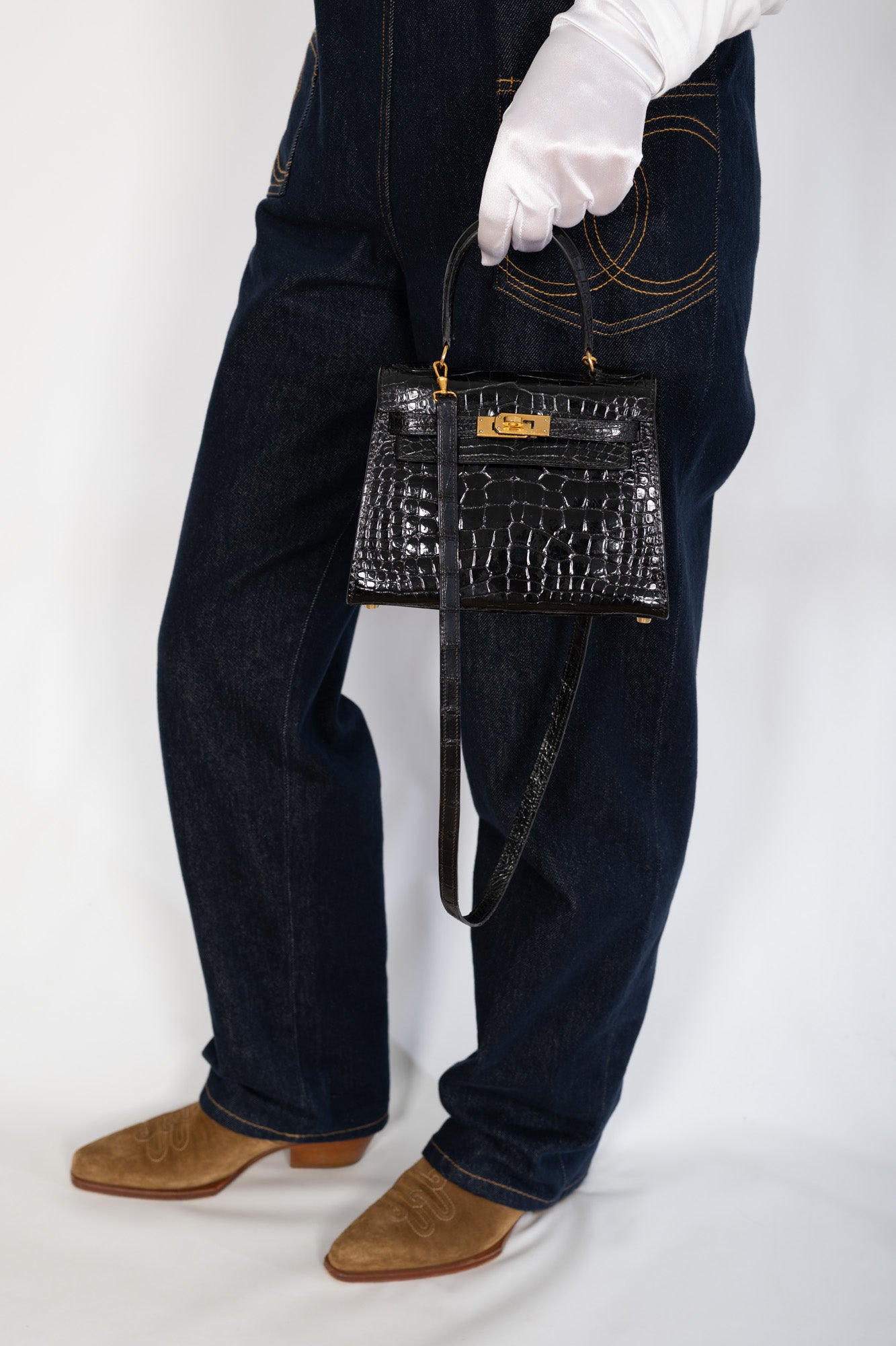 Hermès Kelly 20 Vintage Retourne Noir Shiny Porosus Crocodile Gold Hardware