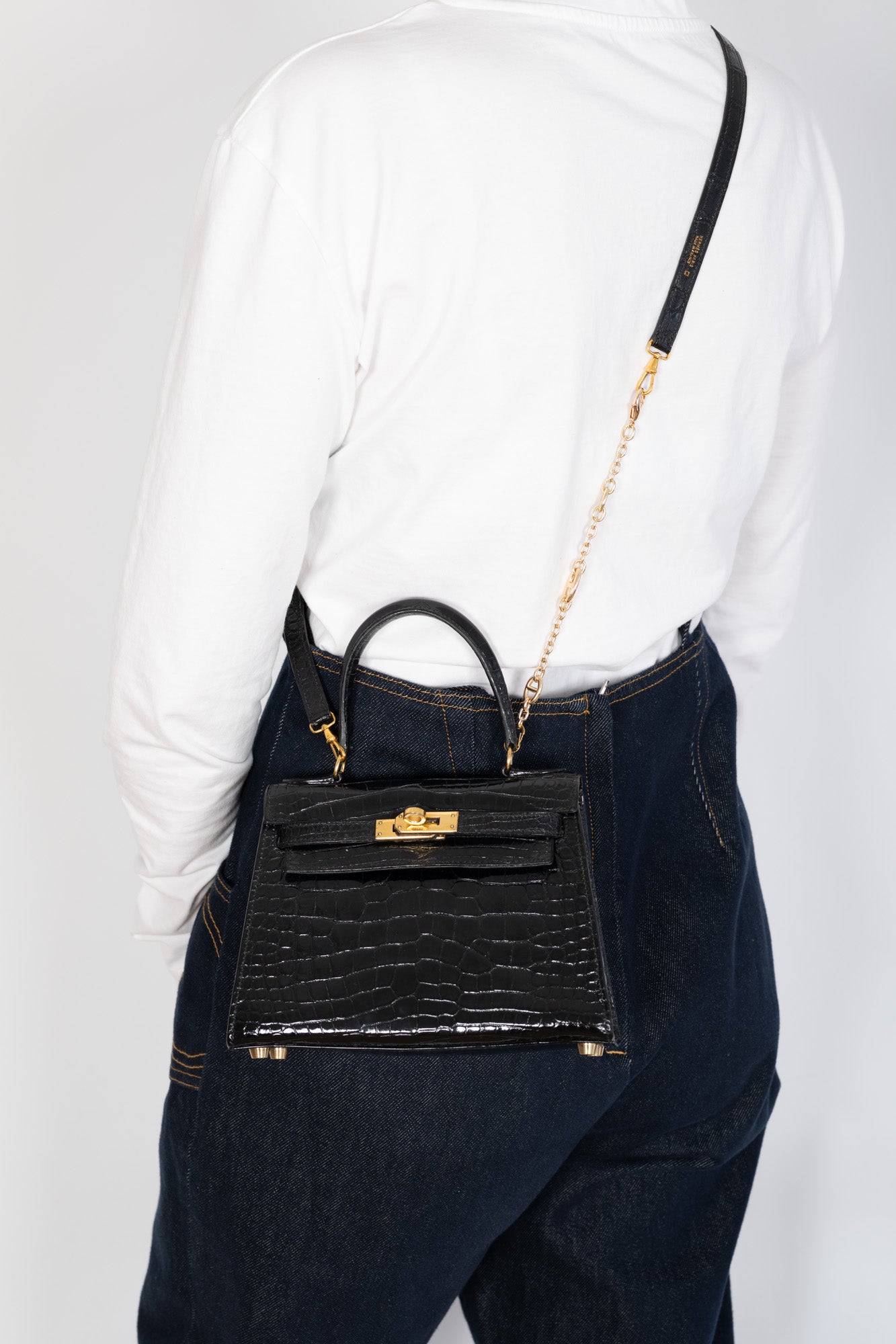 Hermès Kelly 20 Vintage Retourne Noir Shiny Porosus Crocodile Gold Hardware