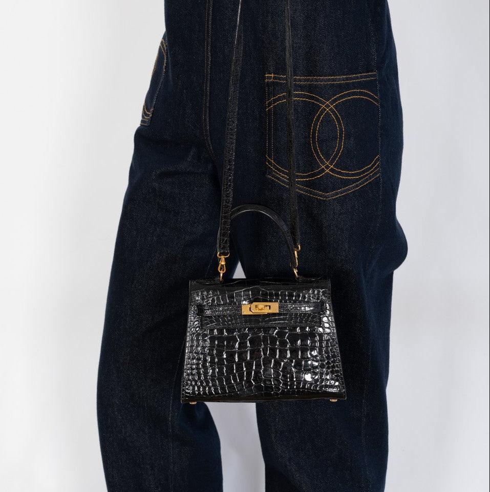 Hermès Kelly 20 Vintage Retourne Noir Shiny Porosus Crocodile Gold Hardware