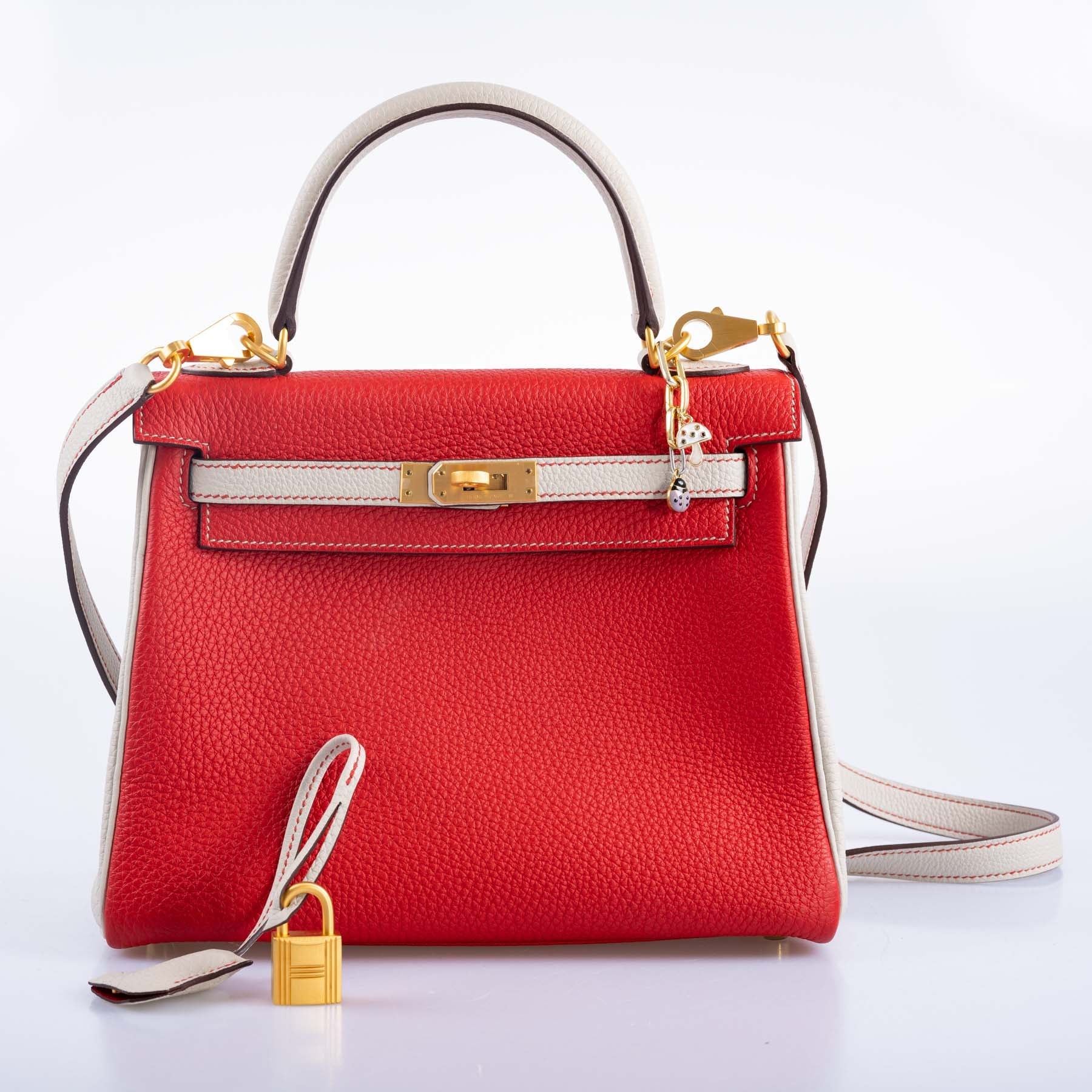 Hermès Kelly 25 Retourne HSS Rouge de Coeur/Craie Togo Brushed Gold Hardware