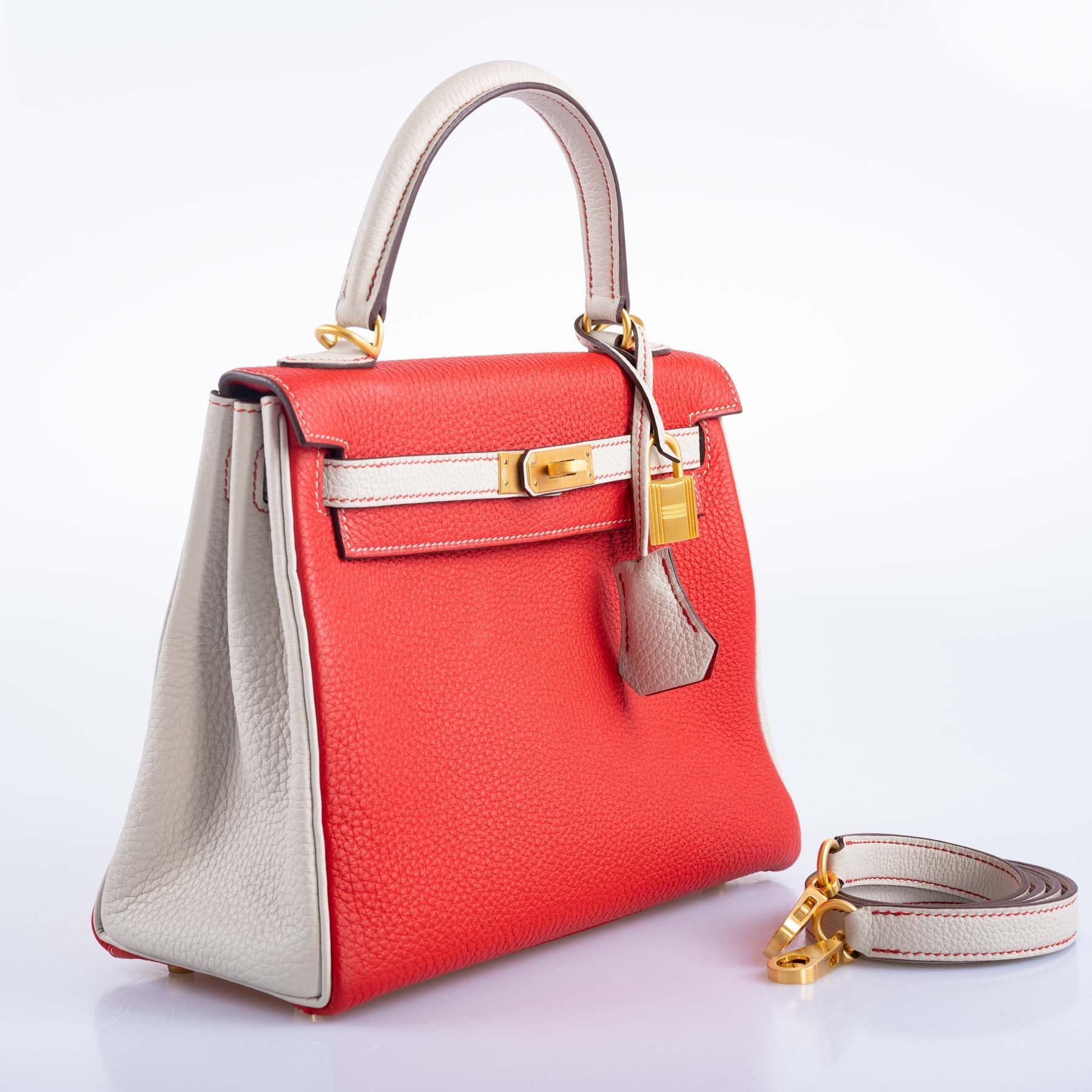 Hermès Kelly 25 Retourne HSS Rouge de Coeur/Craie Togo Brushed Gold Hardware