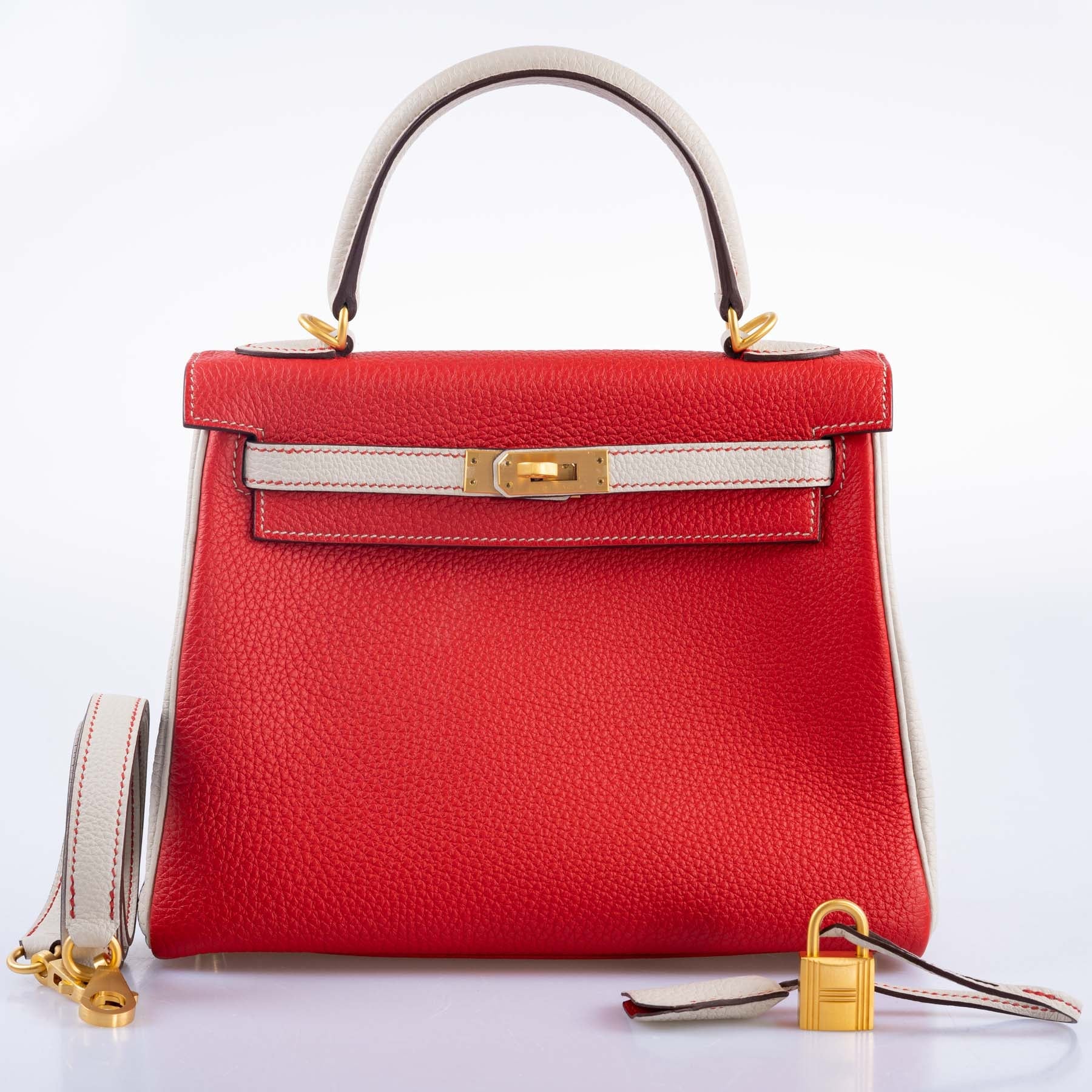 Hermès Kelly 25 Retourne HSS Rouge de Coeur/Craie Togo Brushed Gold Hardware