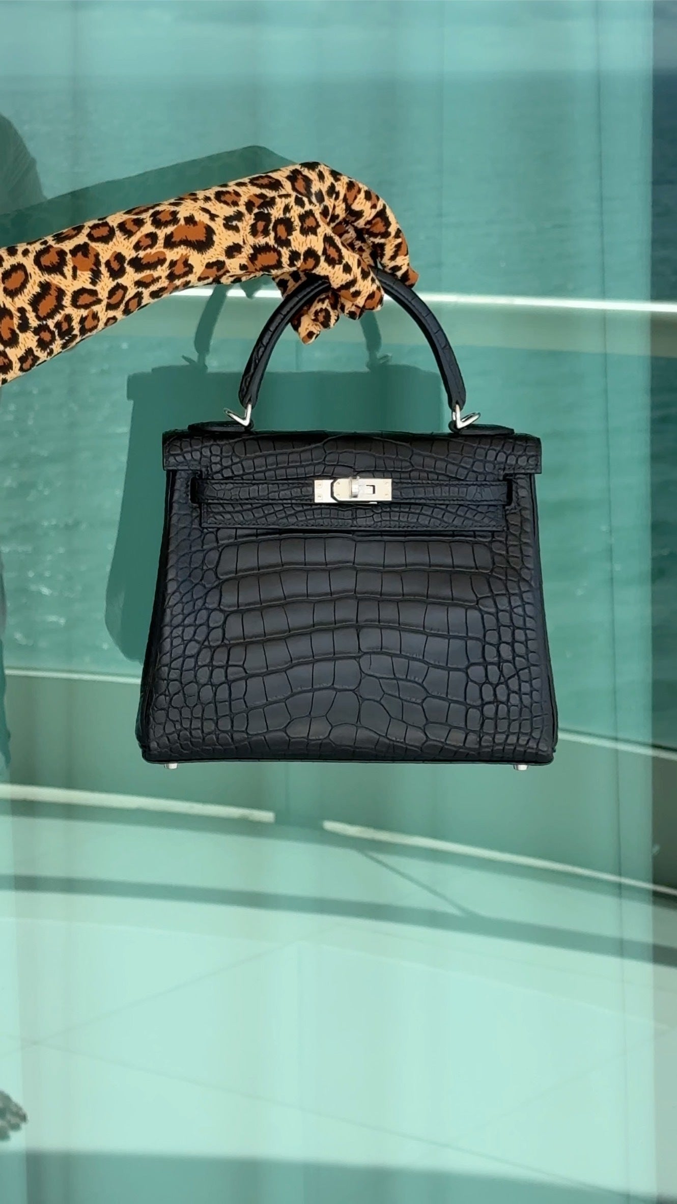 Hermès Kelly 25 Retourne Matte Black Alligator Palladium Hardware