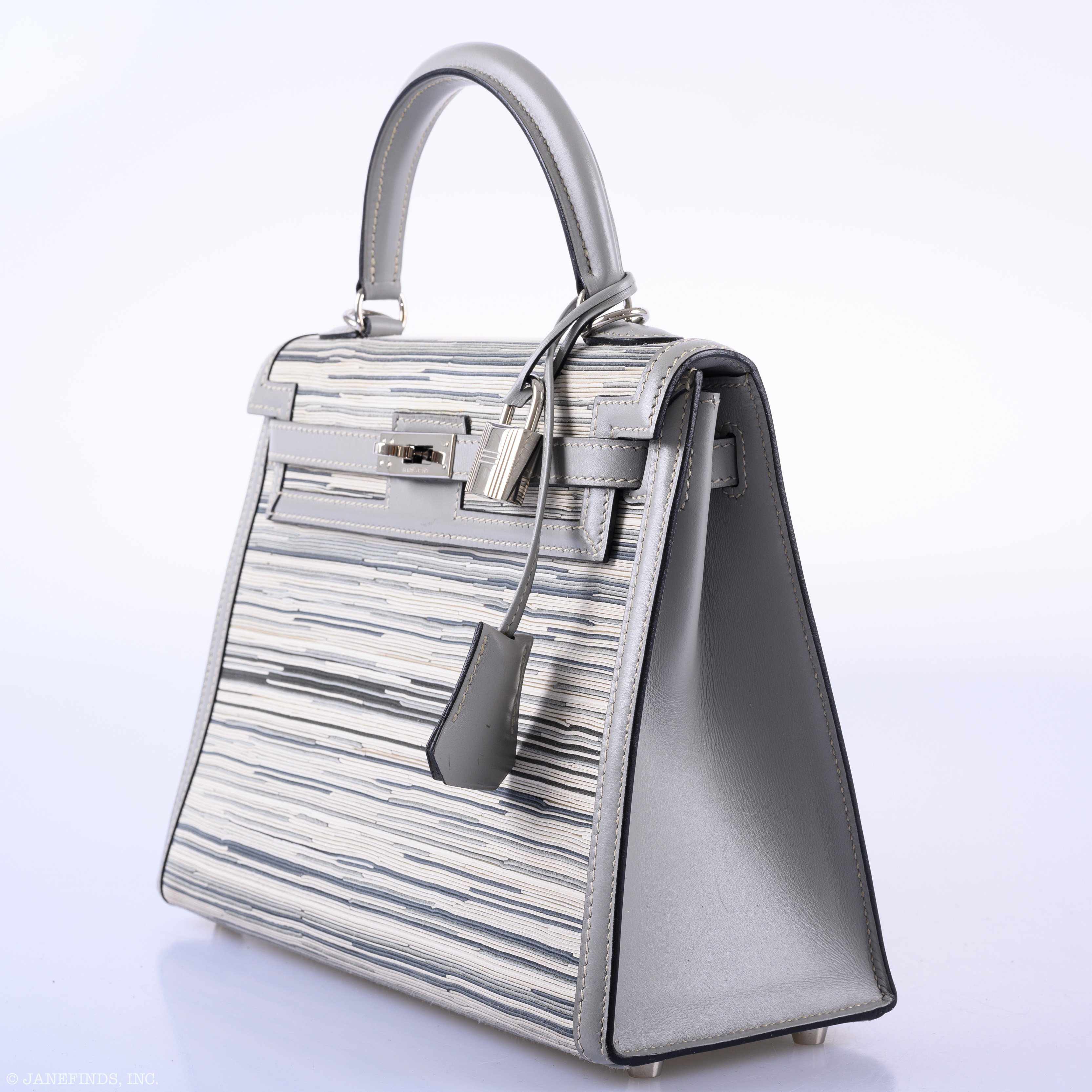 Hermès Kelly 25 Sellier Gris Perle Box & Vibrato Leather Palladium Hardware