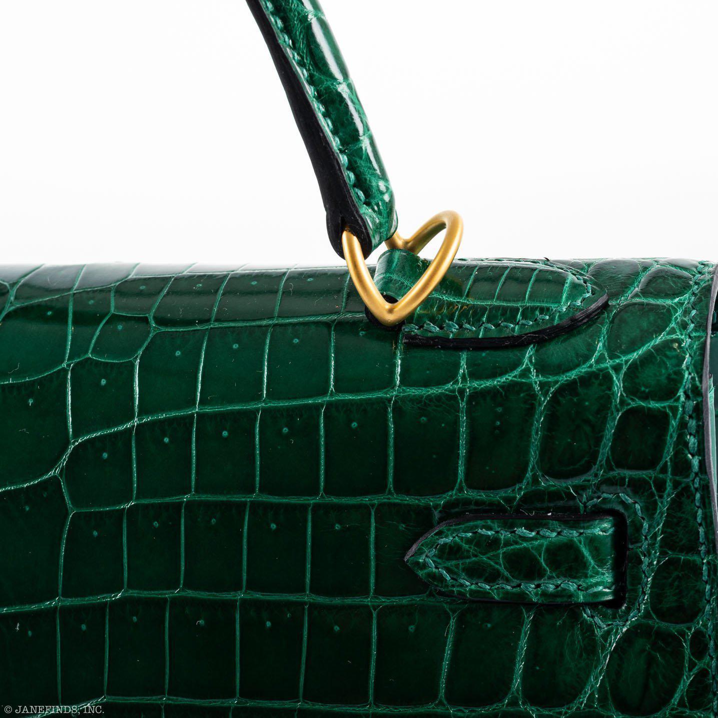 Hermès Kelly 25 Sellier HSS Vert Émeraude Shiny Niloticus Crocodile Bleu Marine Interior Brushed Gold Hardware