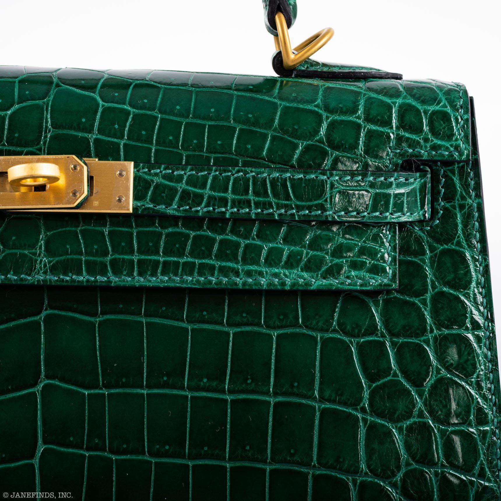 Hermès Kelly 25 Sellier HSS Vert Émeraude Shiny Niloticus Crocodile Bleu Marine Interior Brushed Gold Hardware