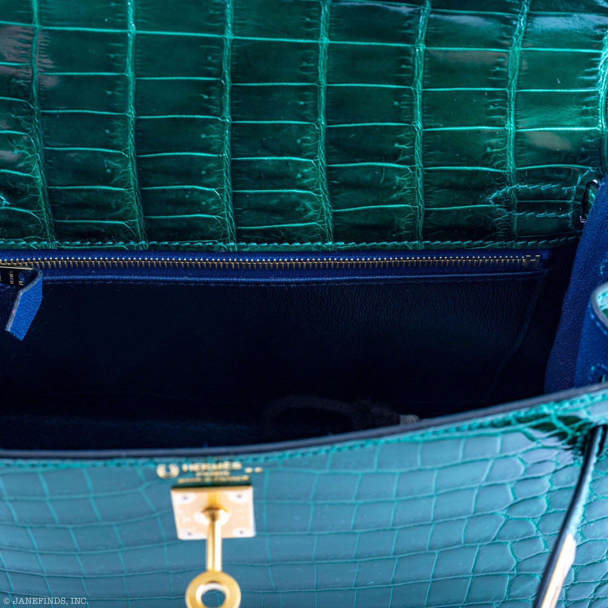 Hermès Kelly 25 Sellier HSS Vert Émeraude Shiny Niloticus Crocodile Bleu Marine Interior Brushed Gold Hardware