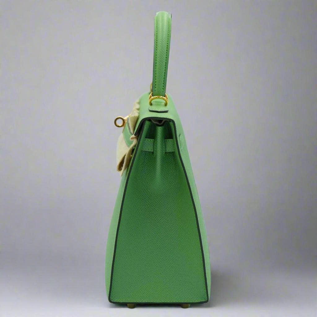 Hermès Kelly 25 Sellier Vert Criquet Epsom Gold Hardware