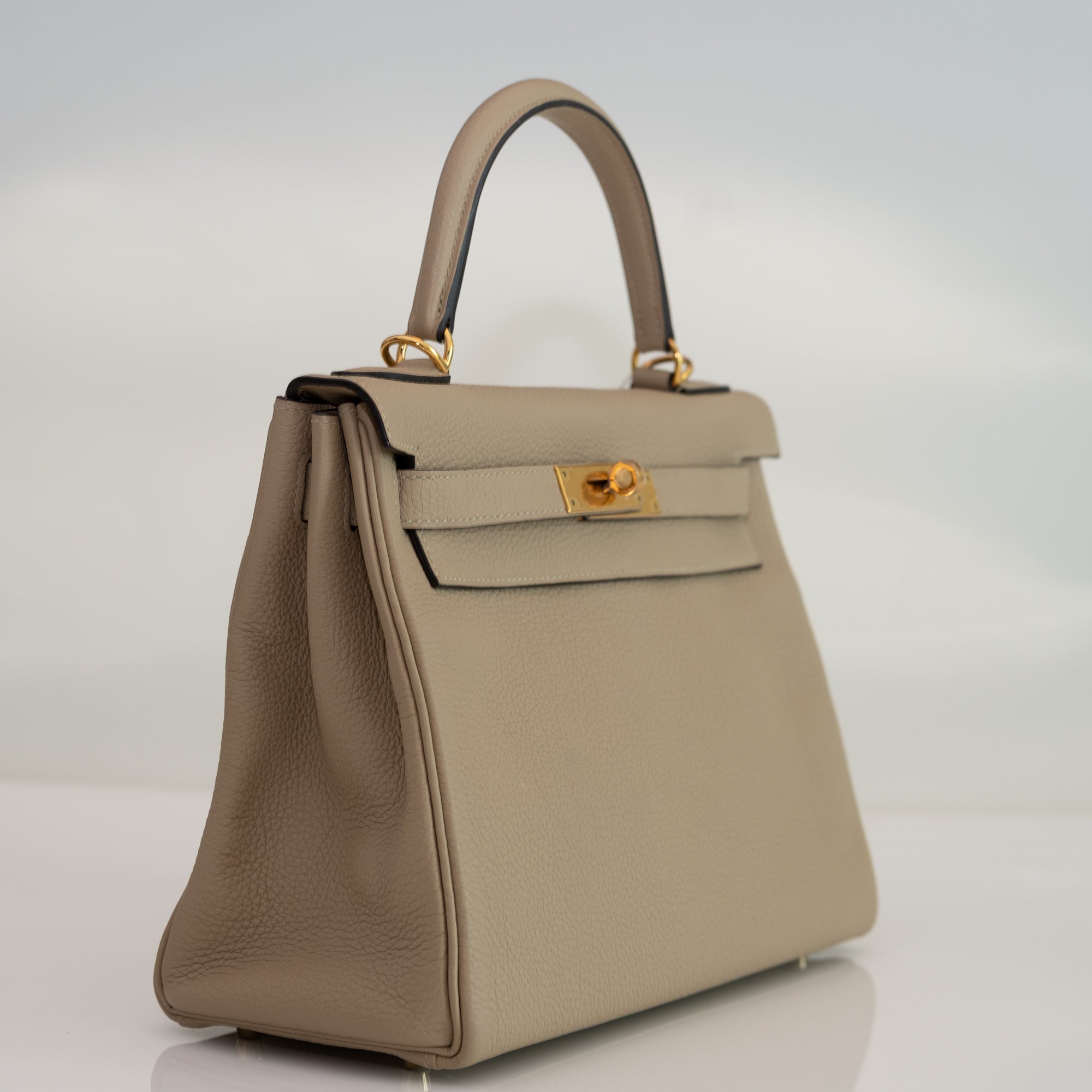 Hermès Kelly 28 Retourne Trench Togo Gold Hardware
