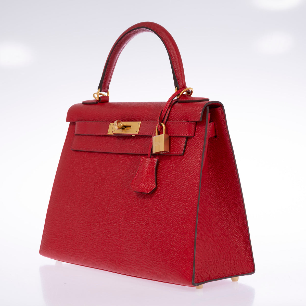 Hermès Kelly 28 Sellier Rouge Casaque Epsom Gold Hardware, three-quarter view from the right