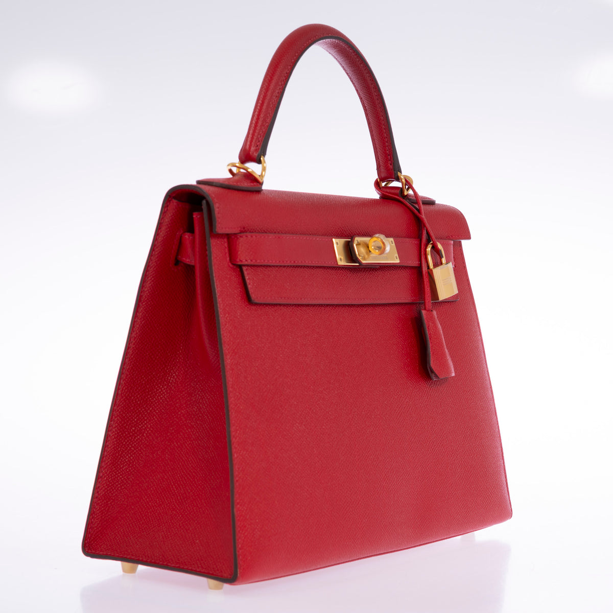 Hermès Kelly 28 Sellier Rouge Casaque Epsom Gold Hardware, three-quarter view from the left