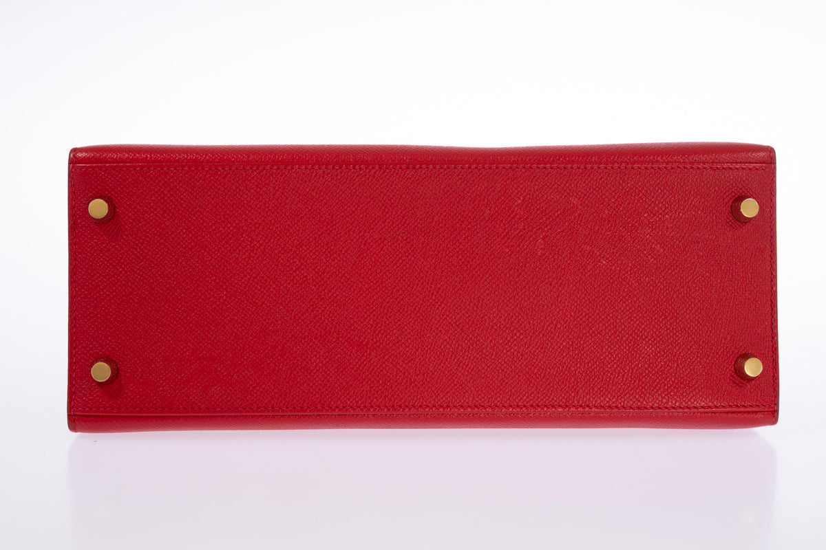 Hermès Kelly 28 Sellier Rouge Casaque Epsom Gold Hardware, underside with base studs