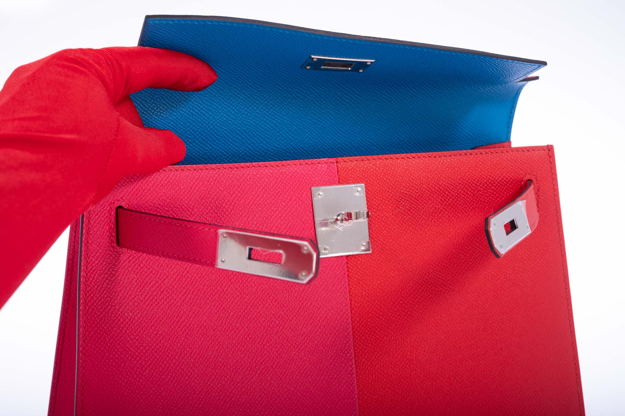 Hermès Kelly 28 Sellier Tri-Color Casaque, Rouge Coeur, Rose Extreme, Bleu Zanzibar Epsom Palladium