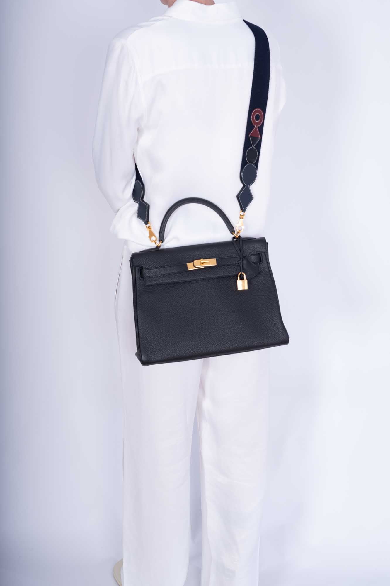 Hermès Kelly 32 Black Togo Gold Hardware