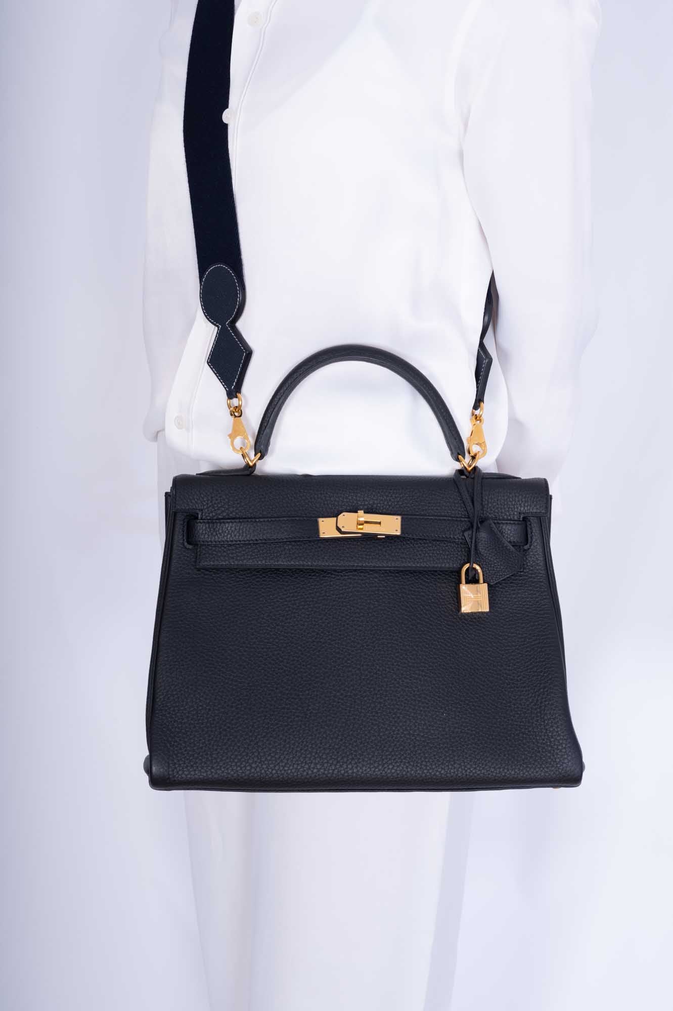 Hermès Kelly 32 Black Togo Gold Hardware