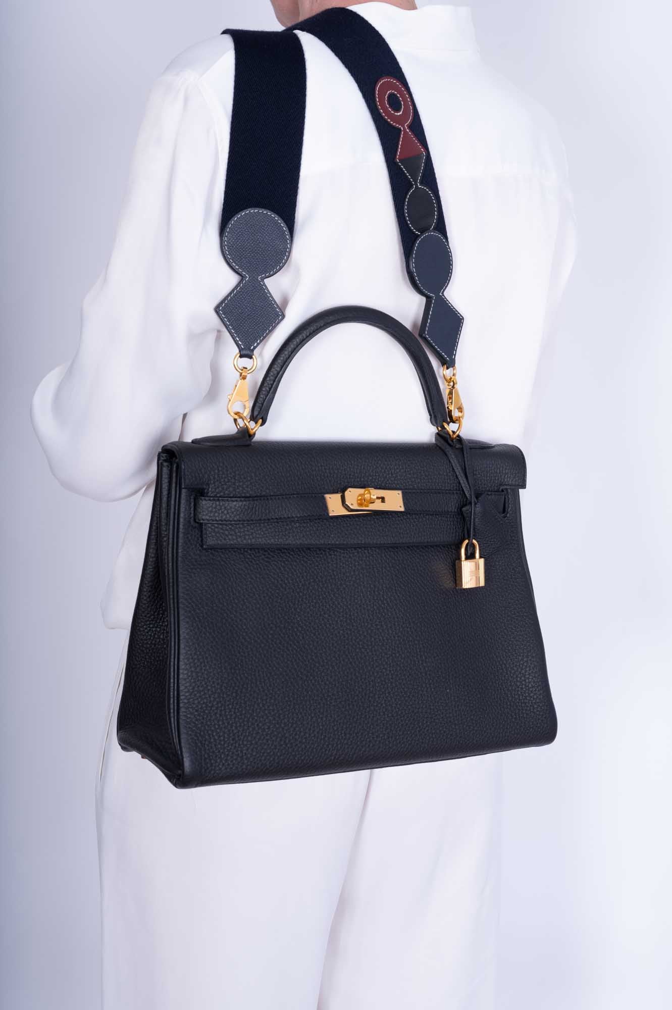 Hermès Kelly 32 Black Togo Gold Hardware