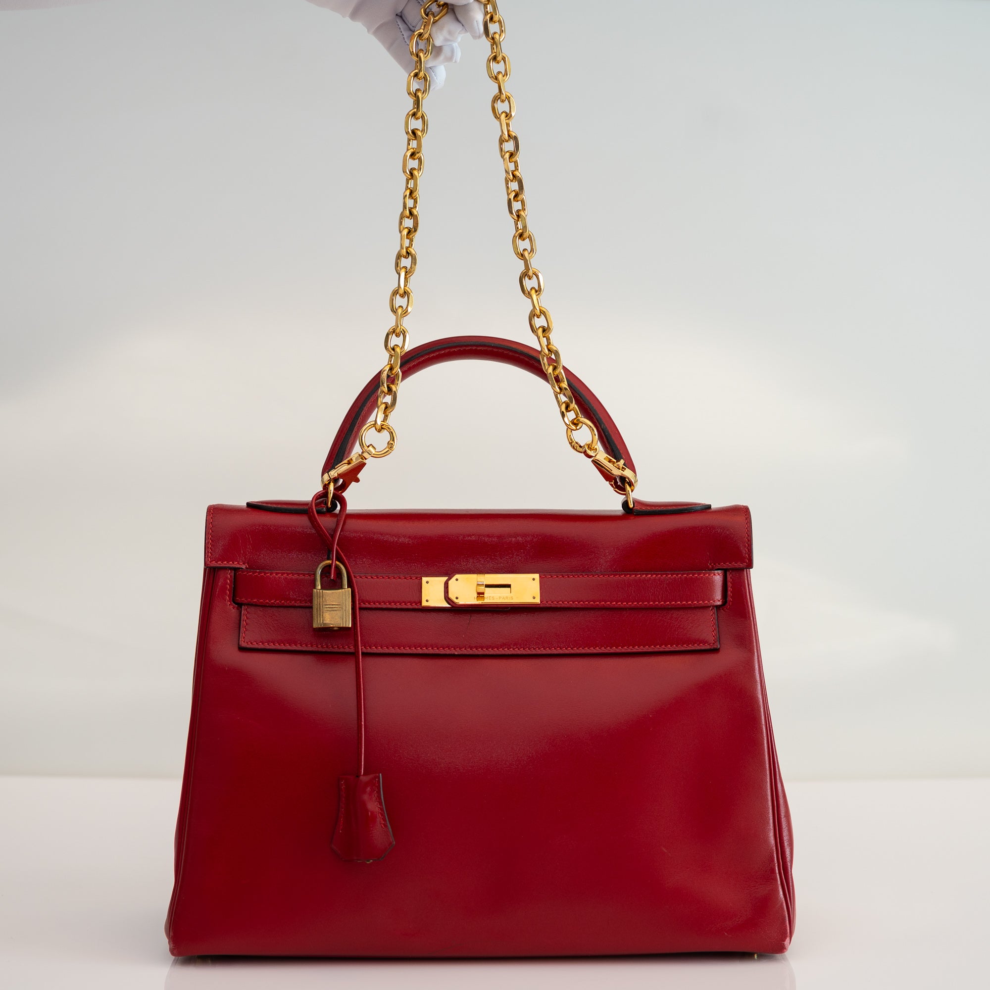 Hermès Kelly 32 Retourne Rouge Vif Box Calf Gold Hardware | JANEFINDS