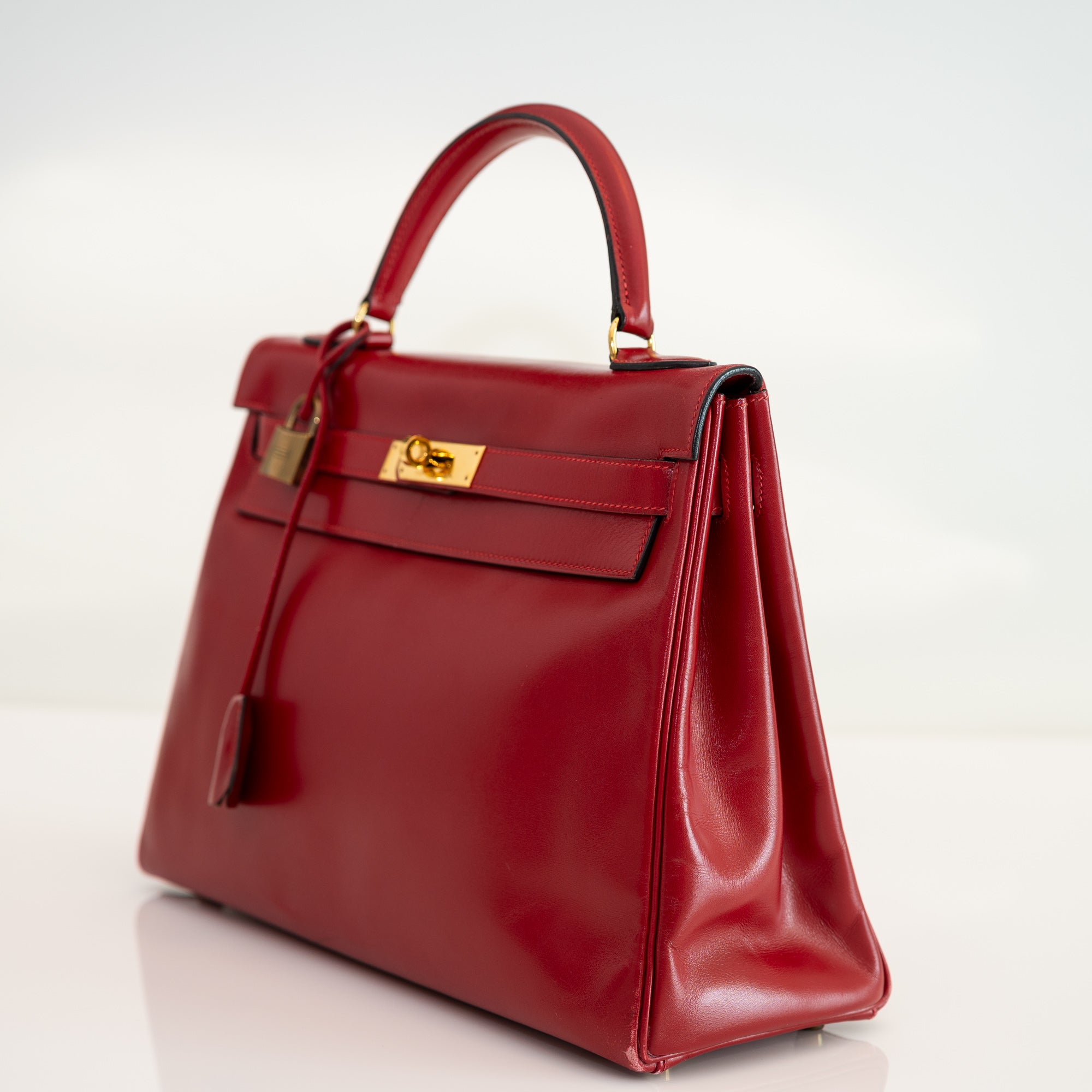 Hermès Kelly 32 Retourne Rouge Vif Box Calf Gold Hardware – JANEFINDS